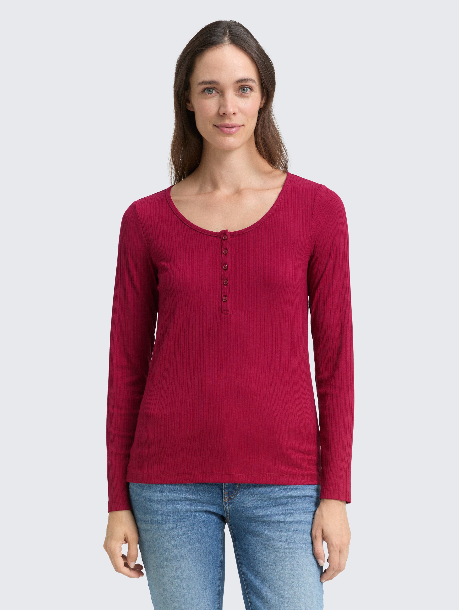 Slim Fit Henley Langarmshirt - Rumba Red - Ausschnitt Model-Vorderansicht