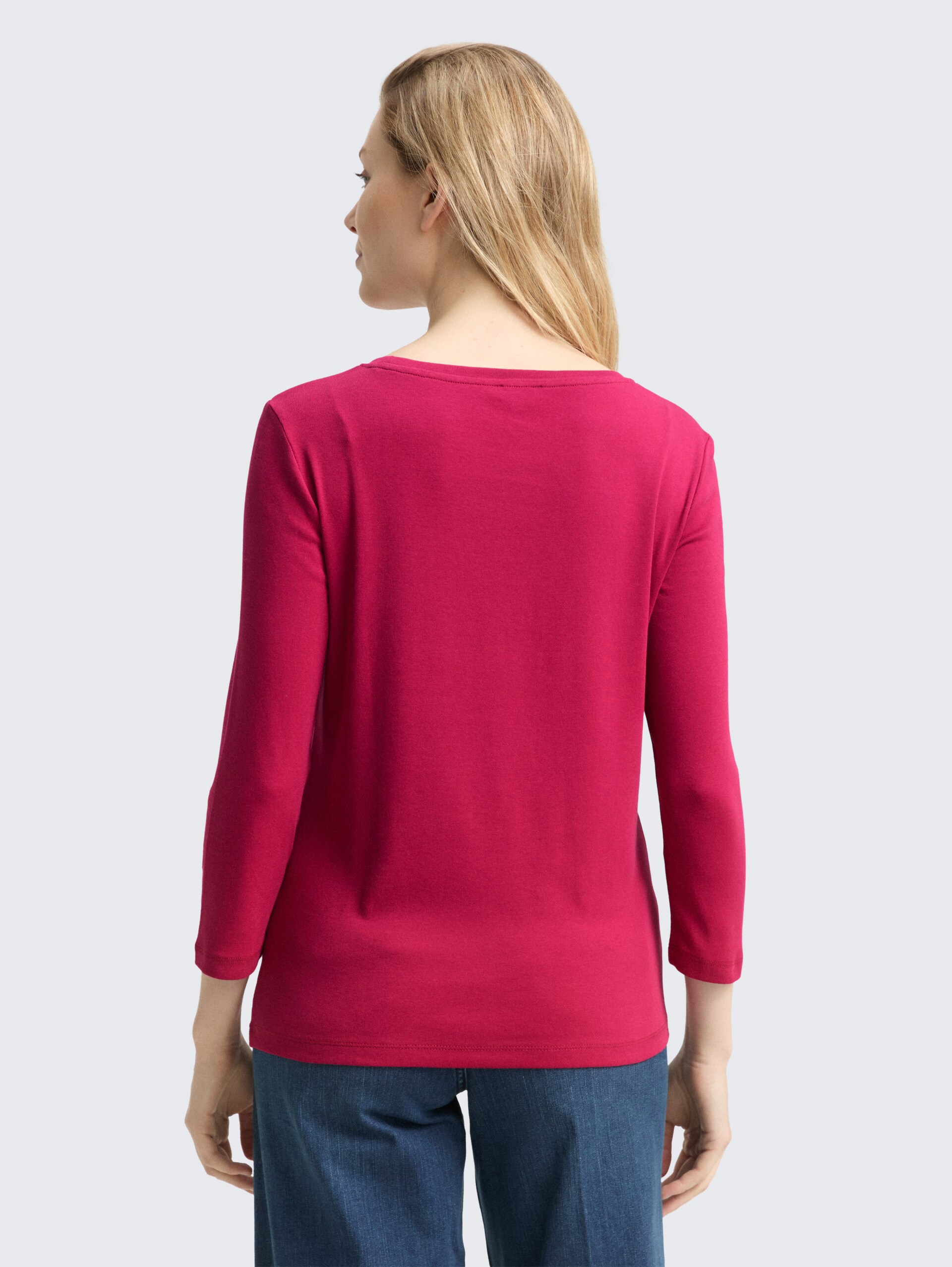 Slim Fit Langarmshirt mit Glitzer-Logo - dark pink - Auschnitt Model-Rückansicht