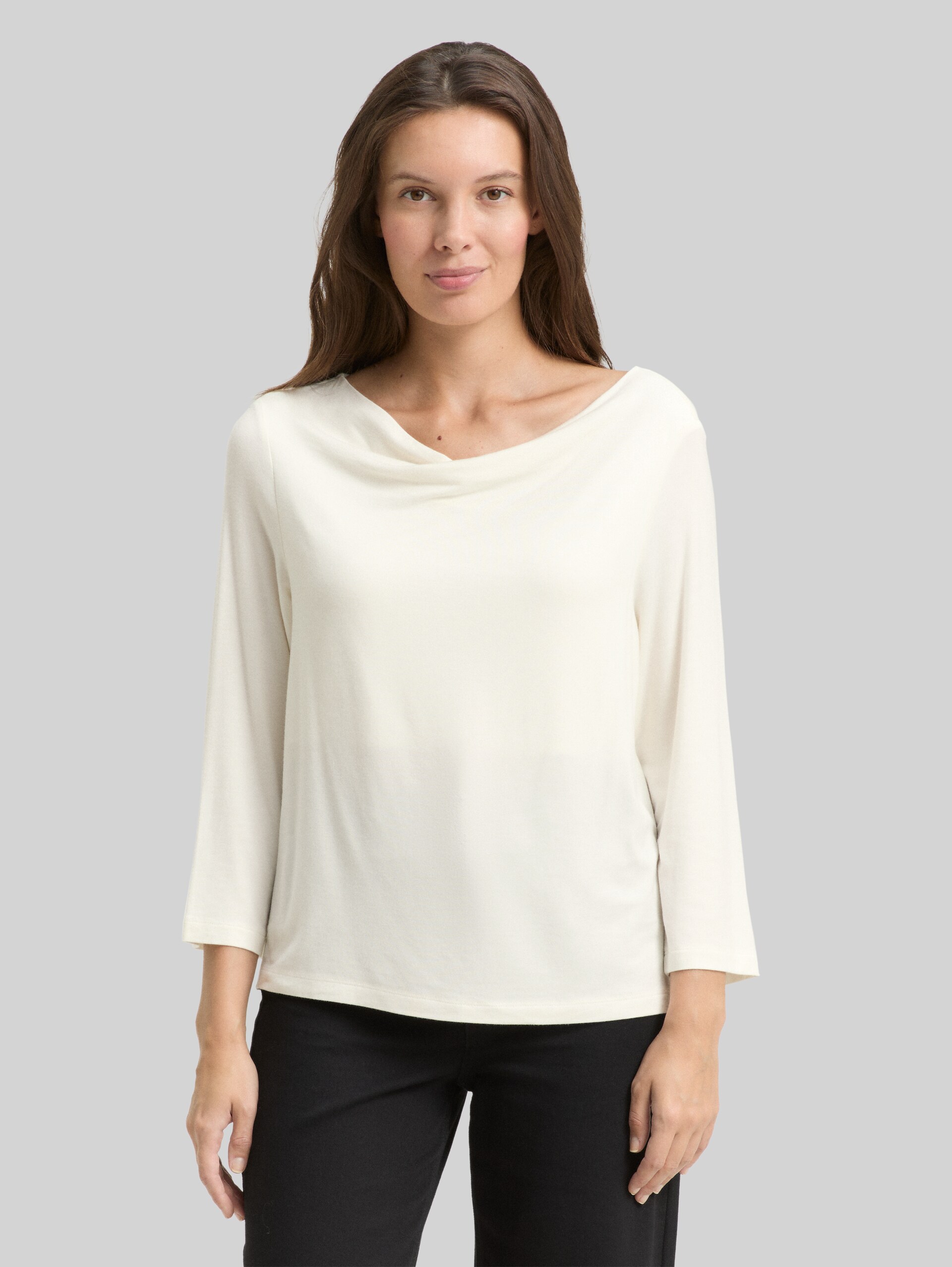 Long-sleeved shirt with cowl neck - Whisper White - Neckline model front view