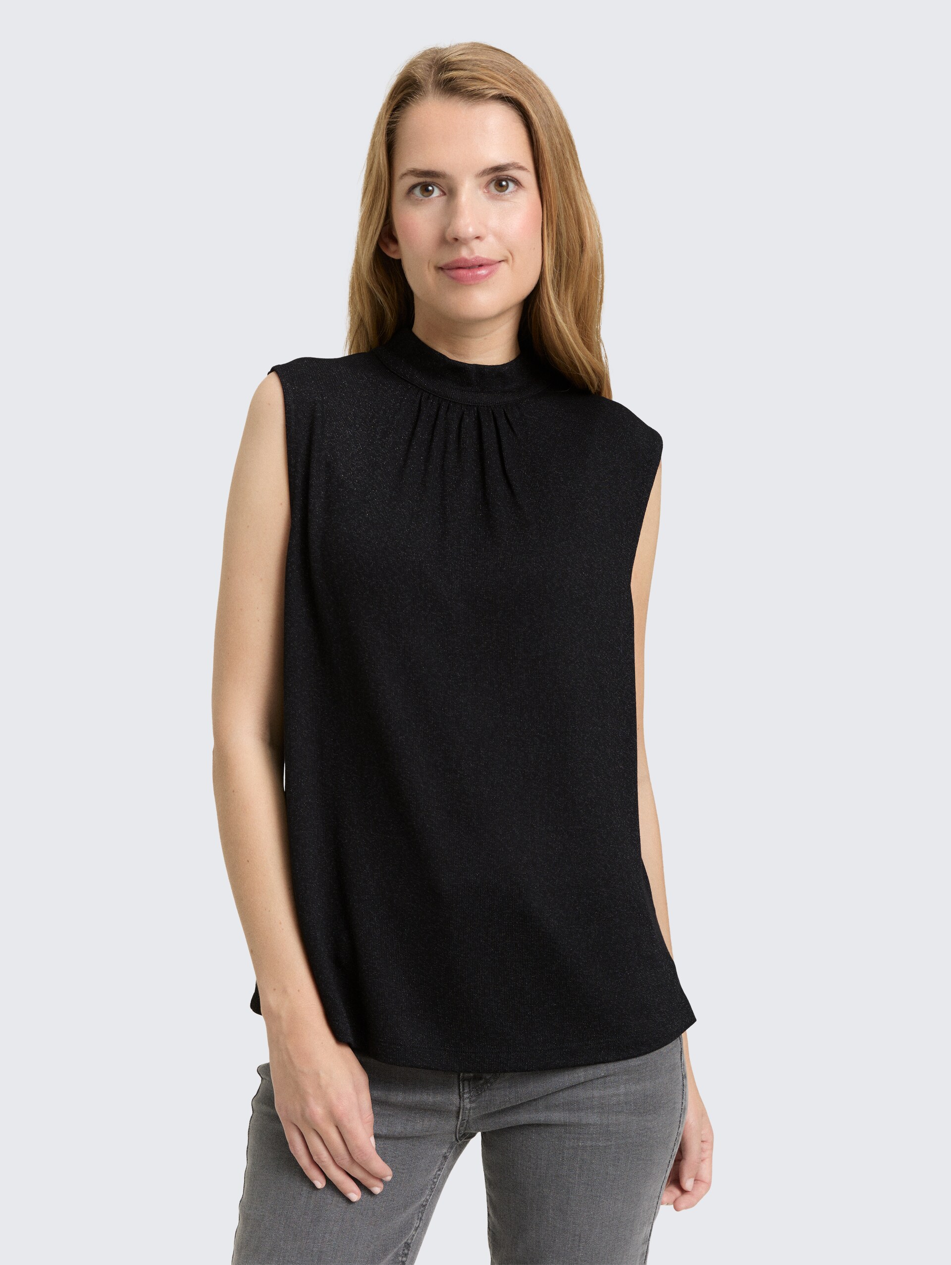 Top mit Glitzer-Effekt - deep black - Ausschnitt Model-Vorderansicht