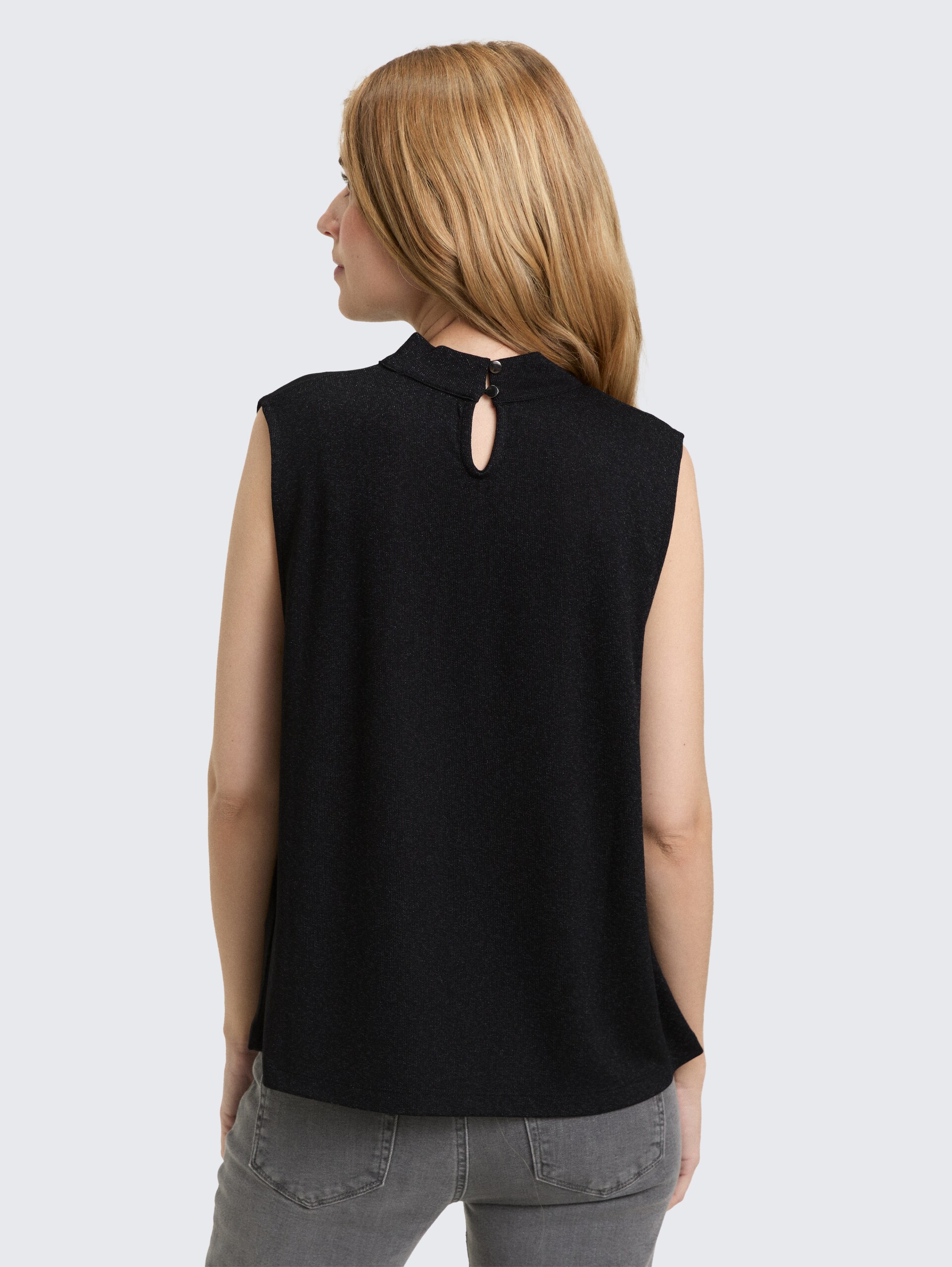 Top mit Glitzer-Effekt - deep black - Auschnitt Model-Rückansicht