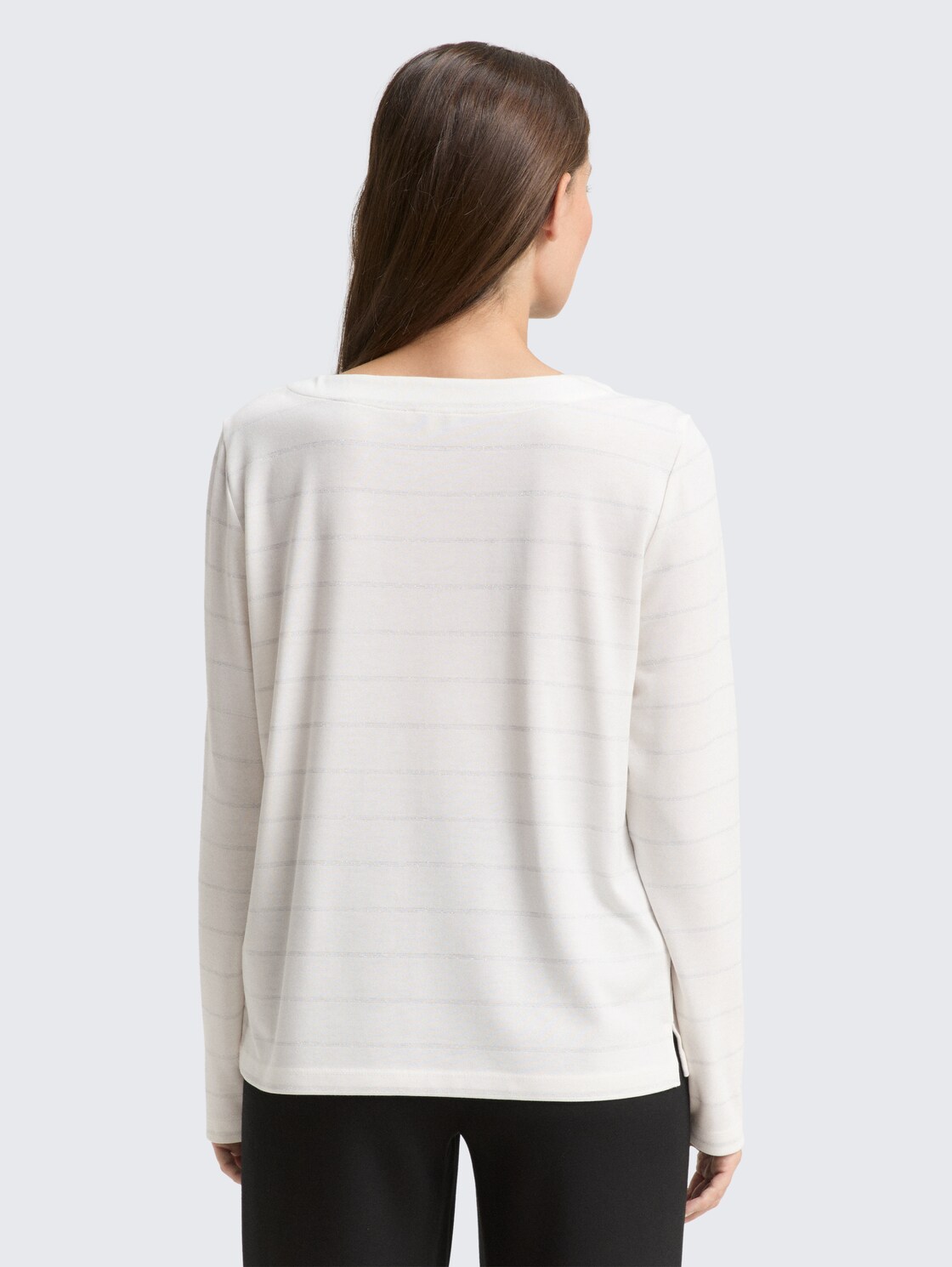 Langarmshirt mit Glitzer-Streifenmuster - white stripe with lurex - Auschnitt Model-Rückansicht