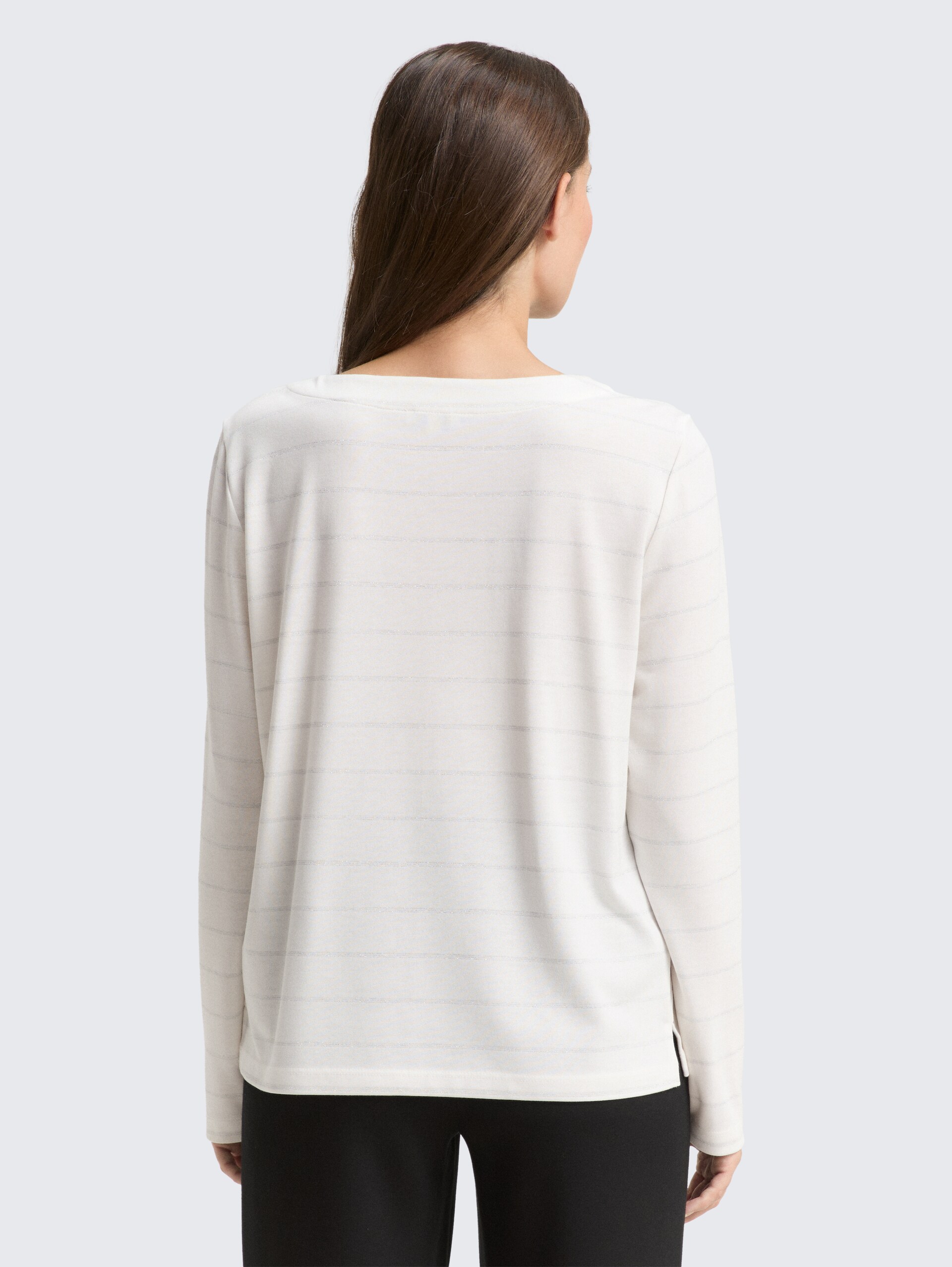 Langarmshirt mit Glitzer-Streifenmuster - white stripe with lurex - Auschnitt Model-Rückansicht