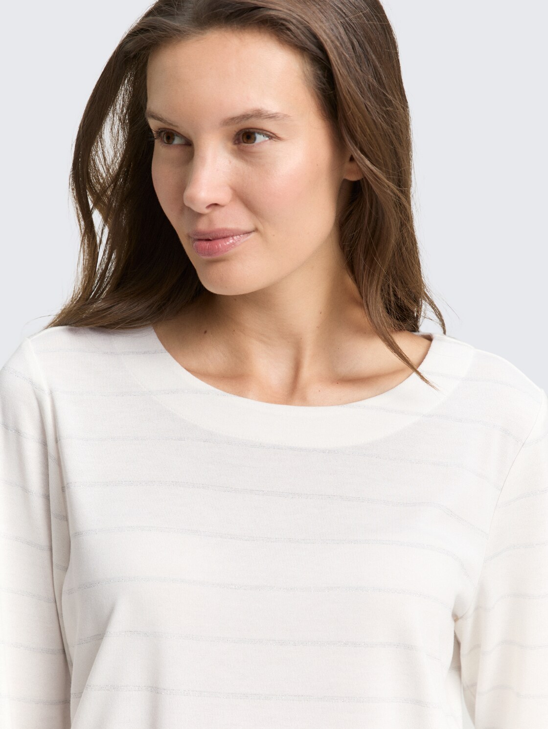 Langarmshirt mit Glitzer-Streifenmuster - white stripe with lurex - Detail-Model-Ansicht