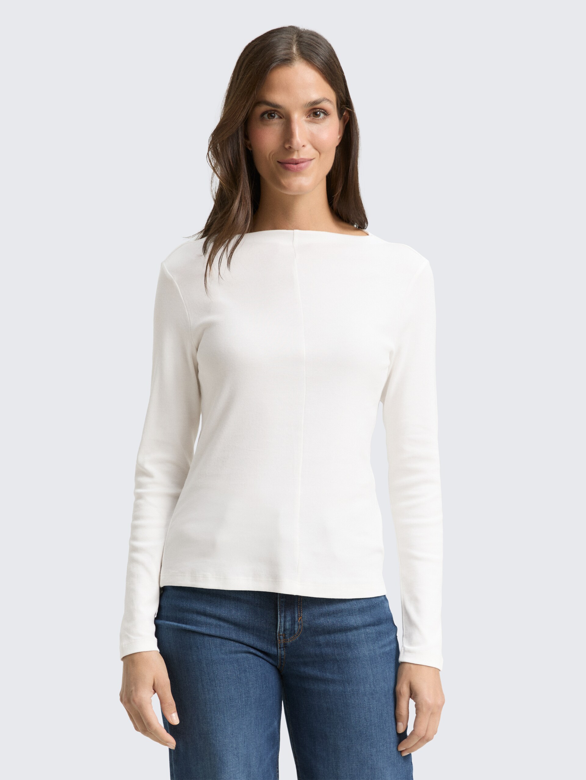 Slim Fit Langarmshirt - Whisper White - Ausschnitt Model-Vorderansicht