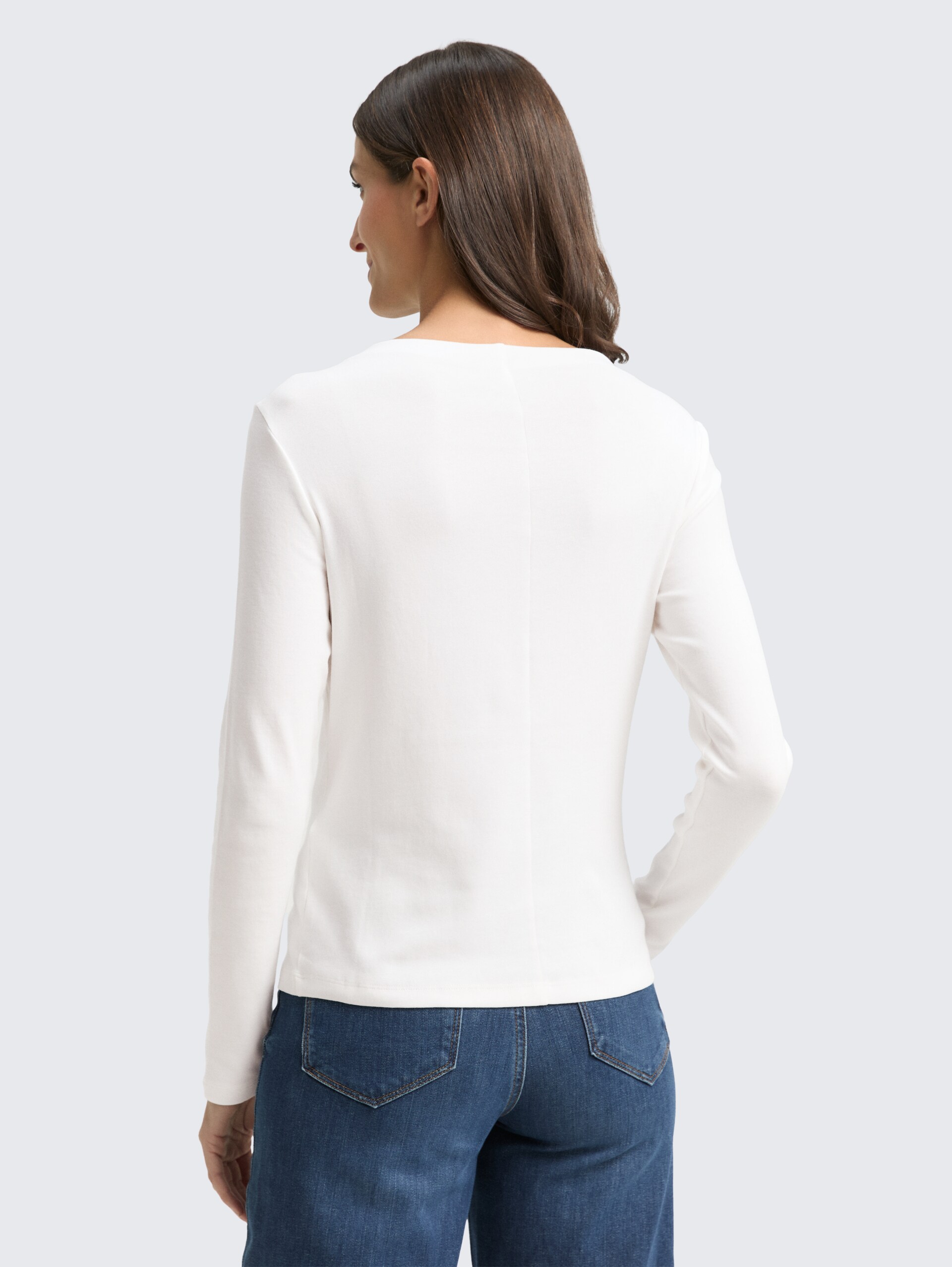 Slim Fit Langarmshirt - Whisper White - Auschnitt Model-Rückansicht