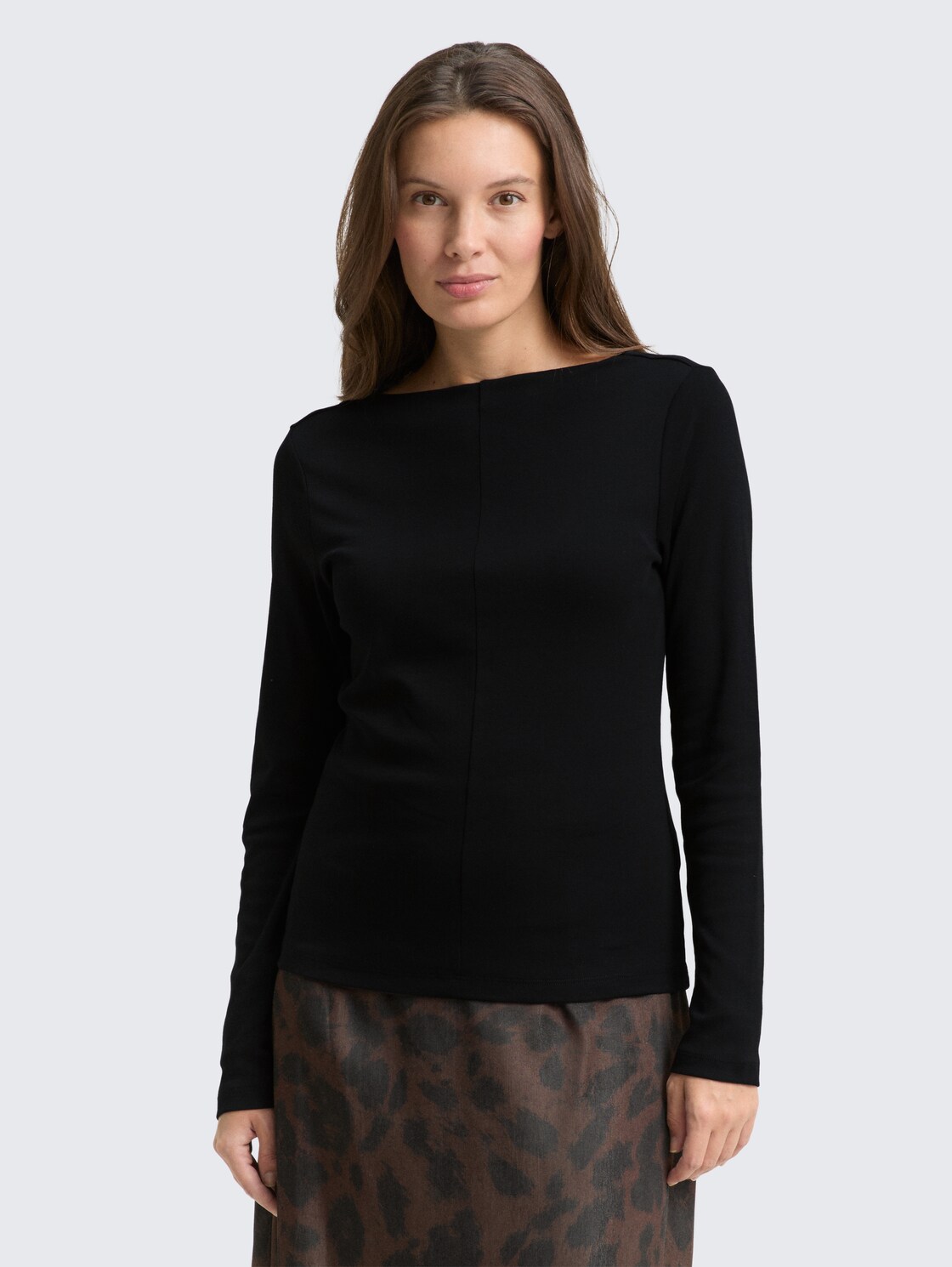 Slim Fit Langarmshirt - deep black - Ausschnitt Model-Vorderansicht