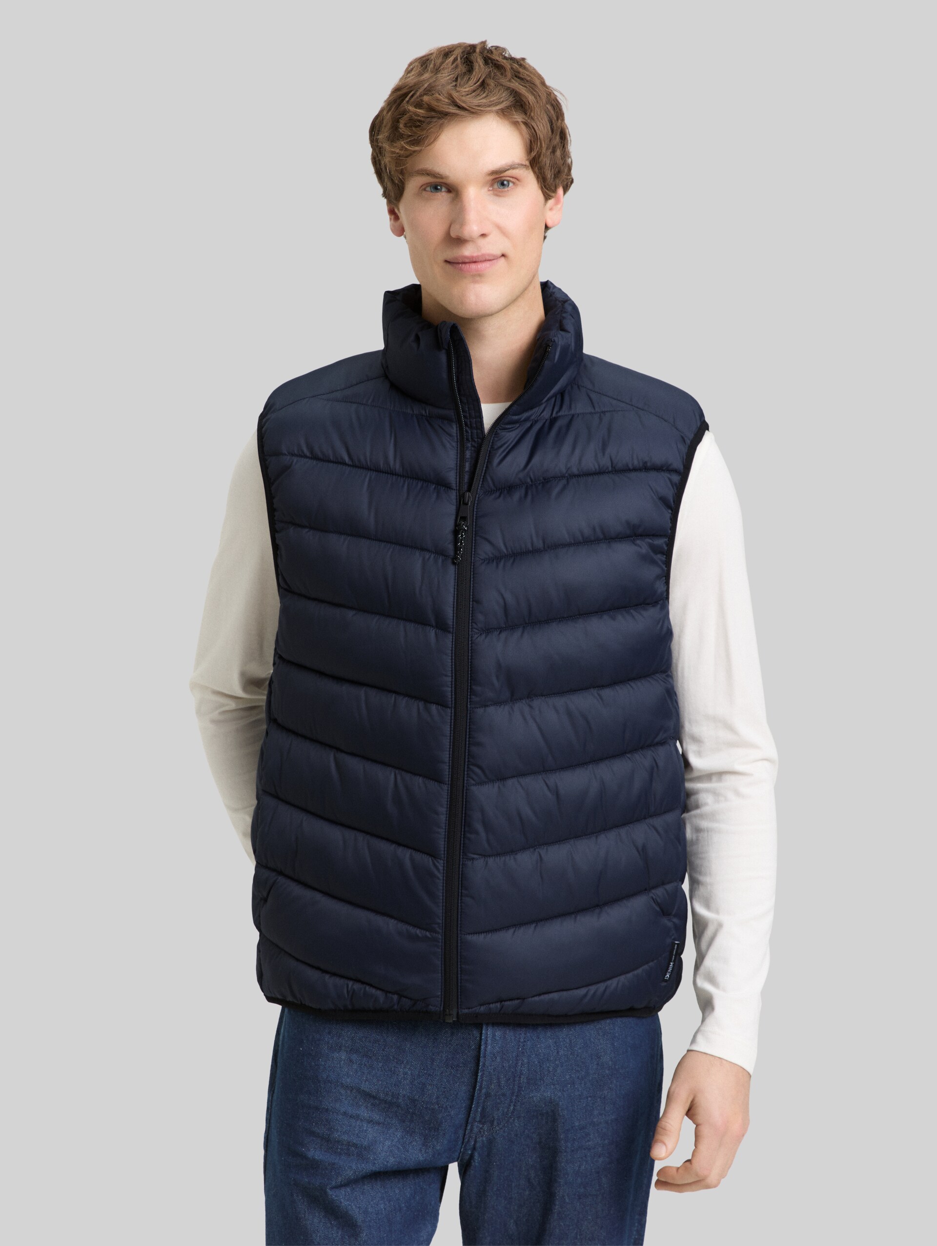 Lightweight quilted waistcoat with stand-up collar - sky captain blue - Model front view