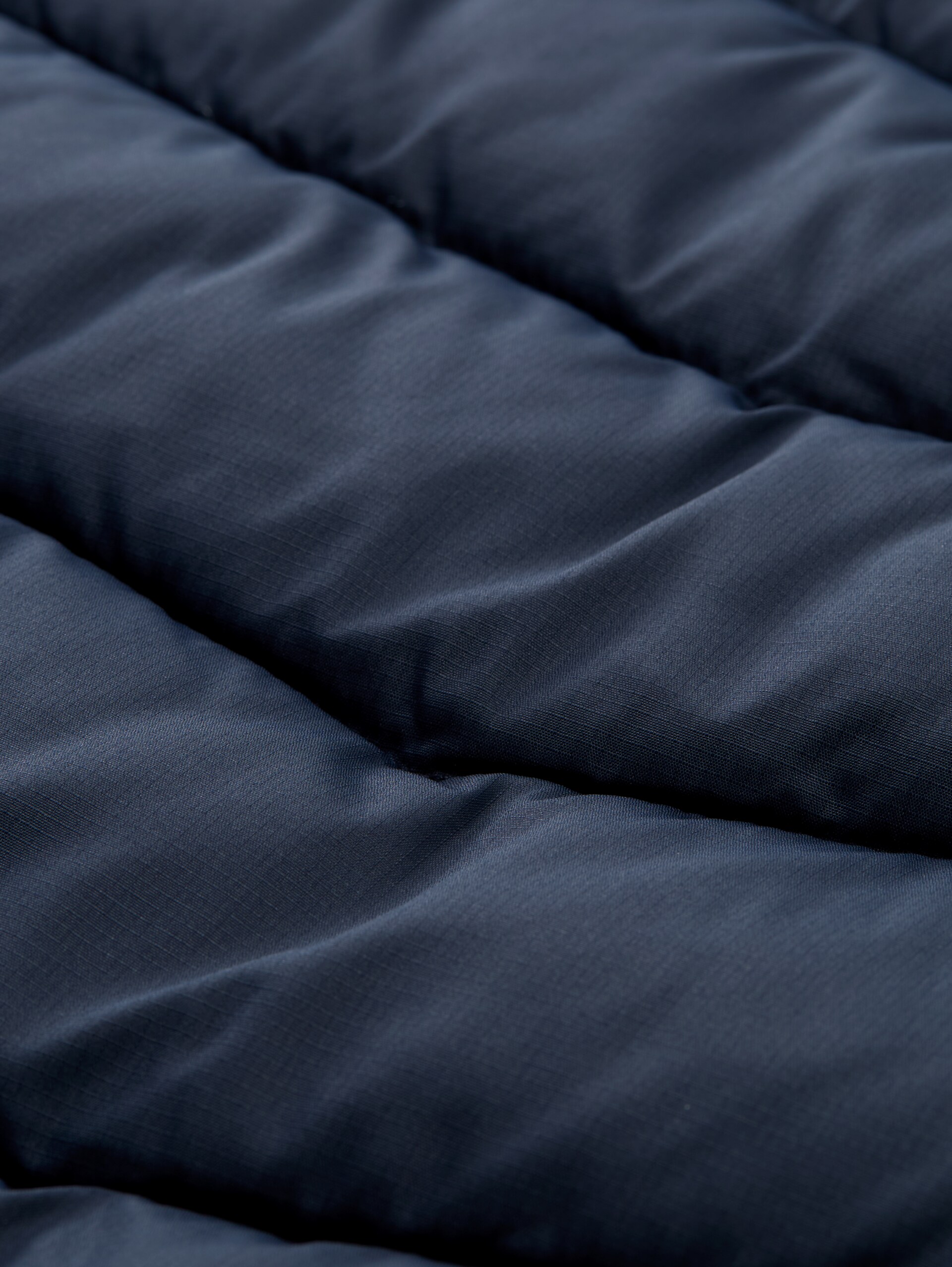 Lightweight quilted waistcoat with stand-up collar - sky captain blue - Product detail view