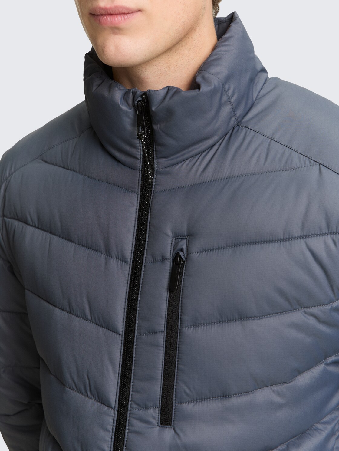 Lightweight Steppjacke mit Stehkragen - urban medium grey - Detail-Model-Ansicht