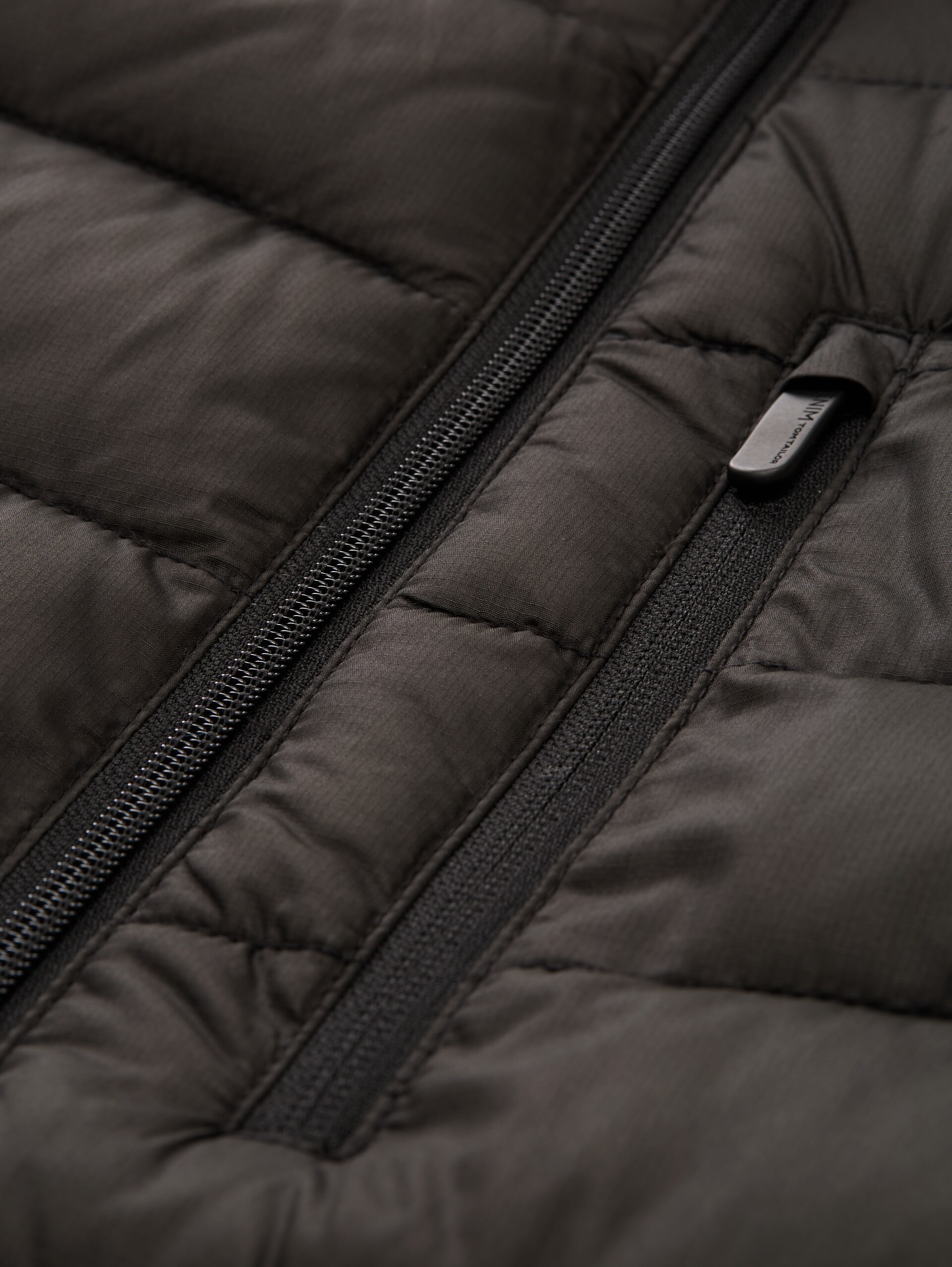Lightweight quilted jacket with a stand-up collar - Black - Product detail view