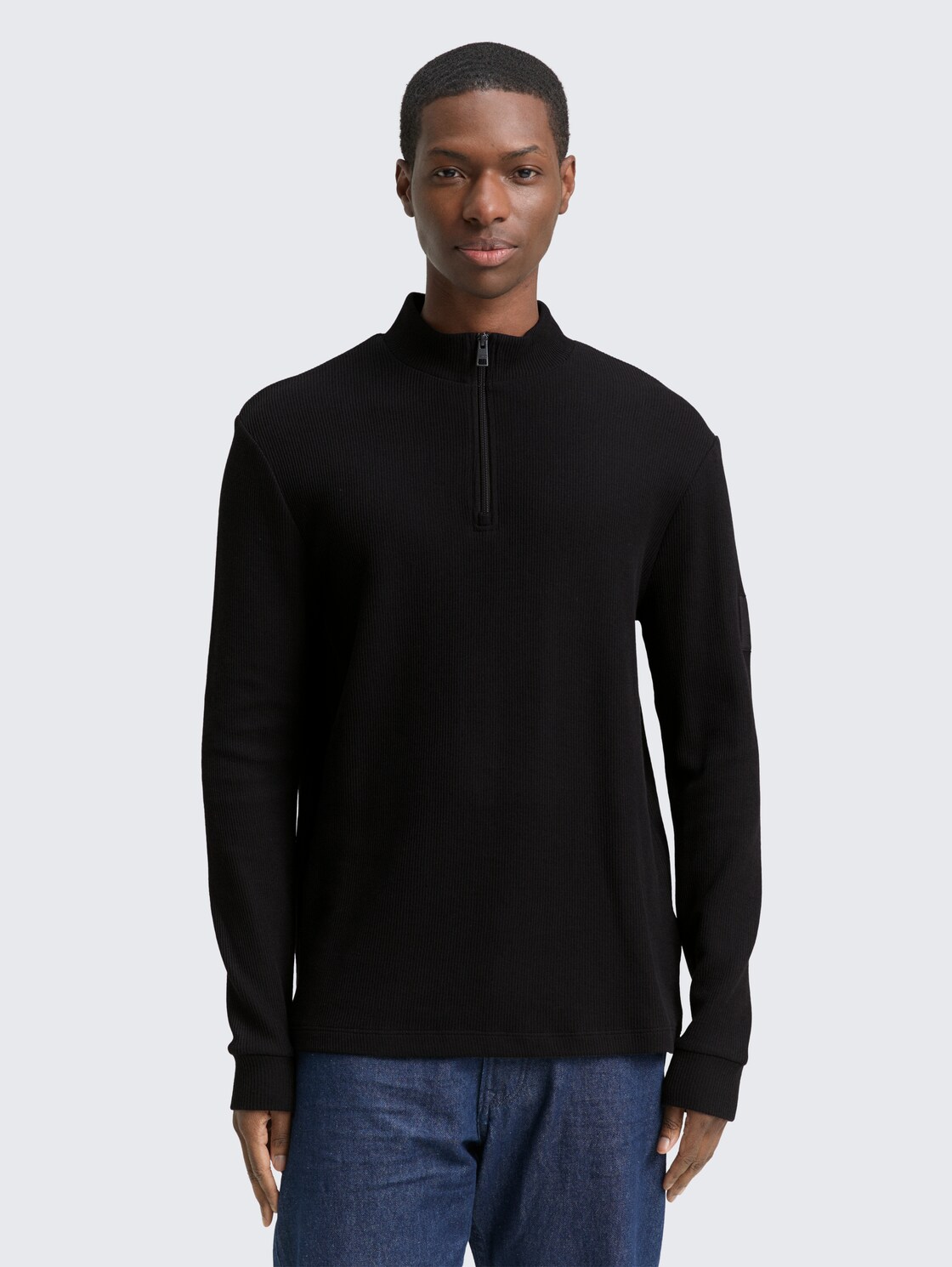 Troyer Langarmshirt mit Rippstruktur - Black - Ausschnitt Model-Vorderansicht