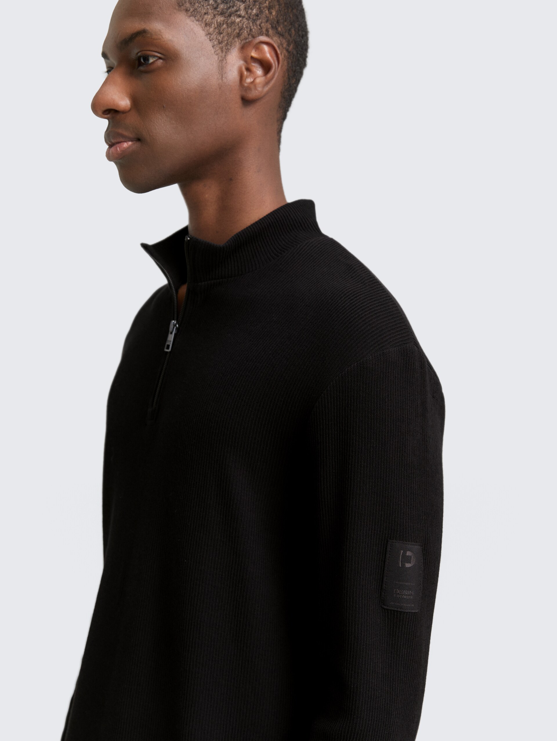 Troyer Langarmshirt mit Rippstruktur - Black - Detail-Model-Ansicht