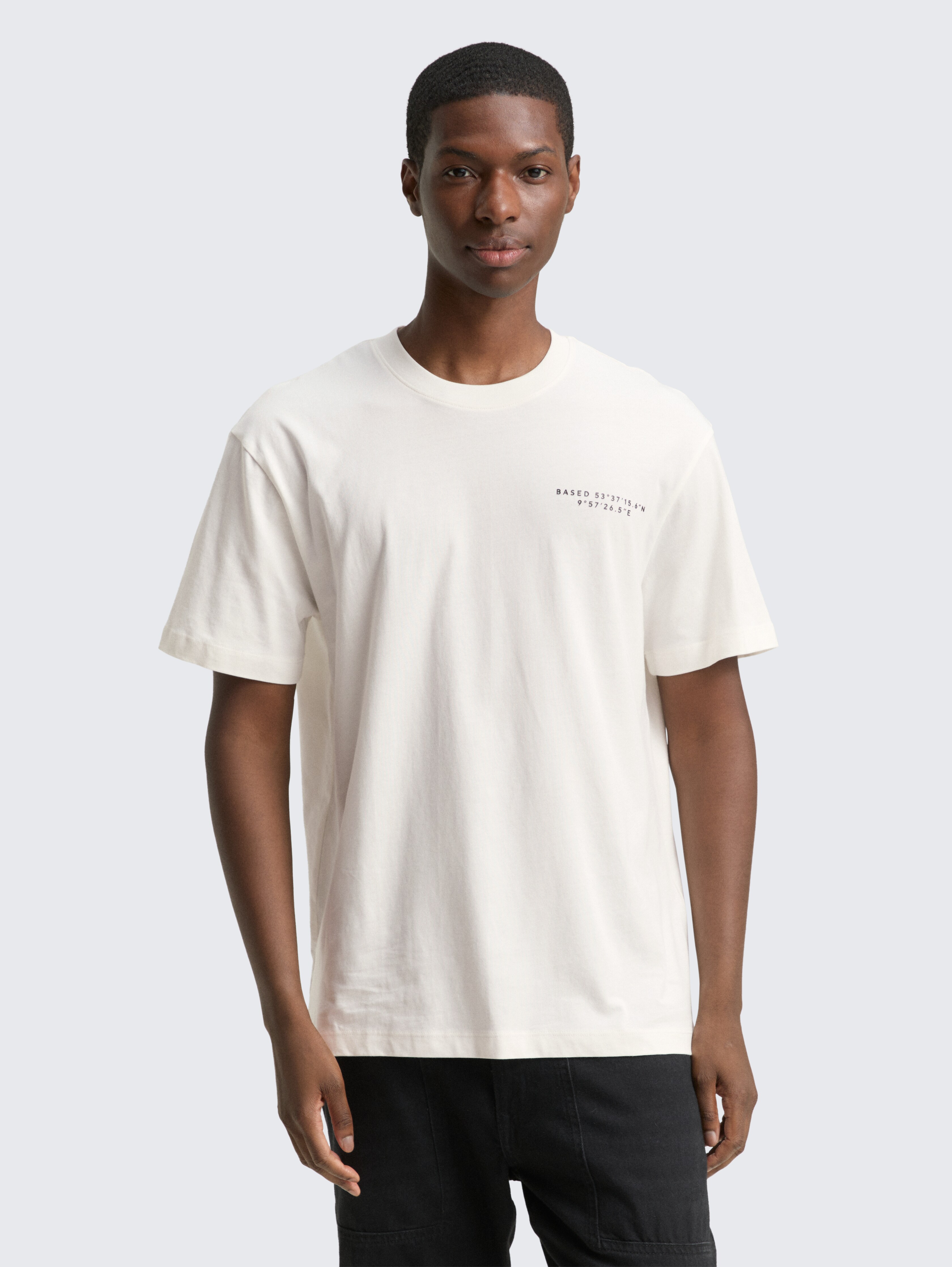 Relaxed Fit T-Shirt mit Print von Denim Male, Wool White