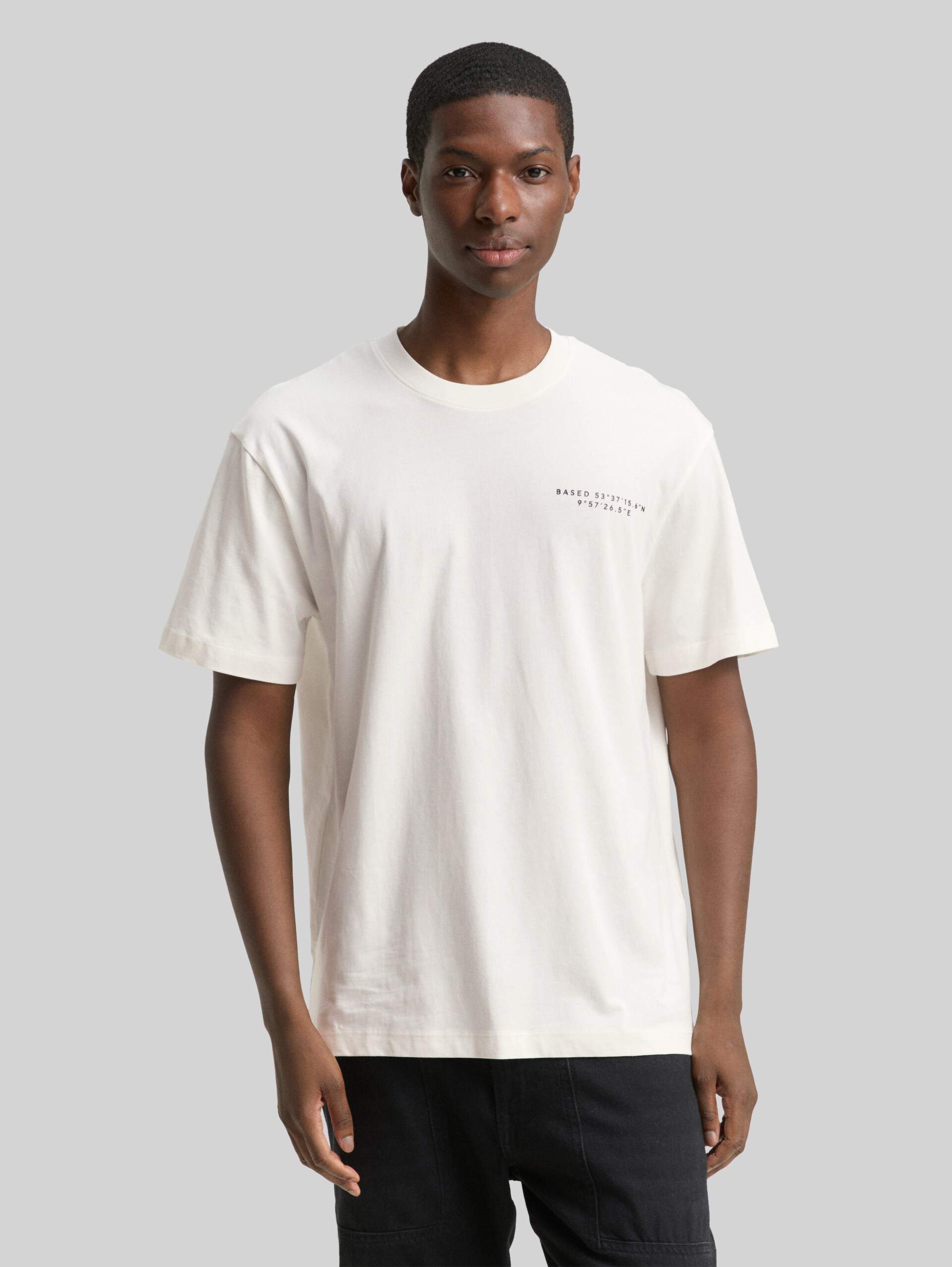 Relaxed fit T-shirt with print - Wool White - Neckline model front view