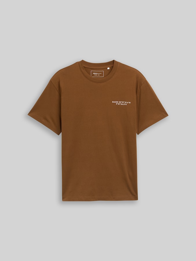 Relaxed fit T-shirt met print door Denim Male, Golden Clay