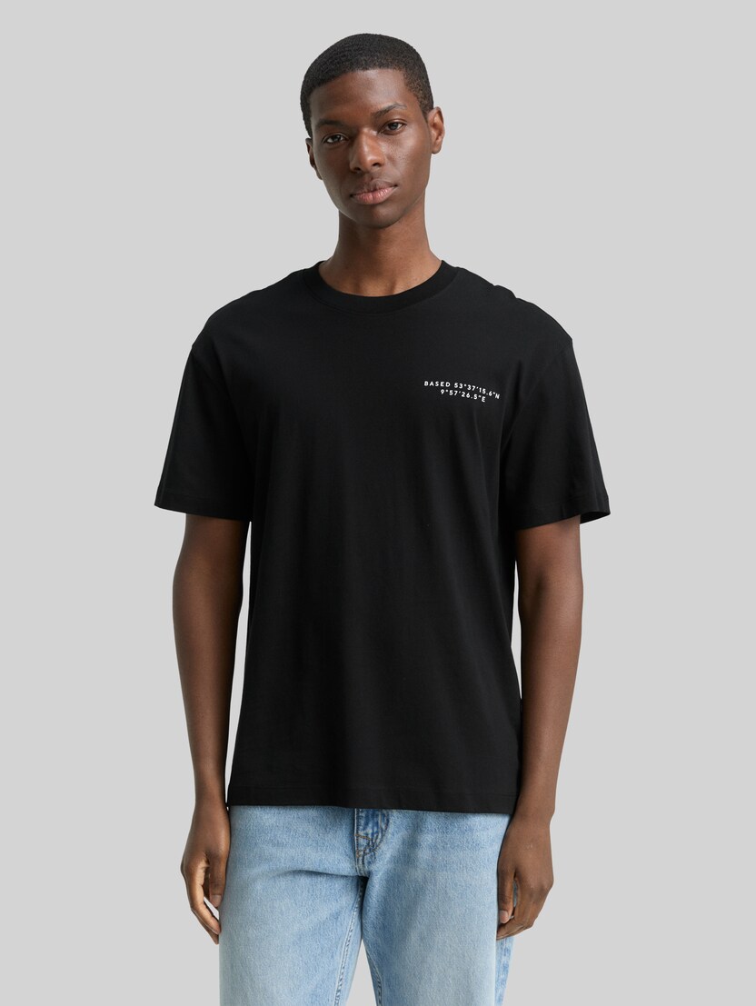Relaxed fit T-shirt met print door Denim Male, Black