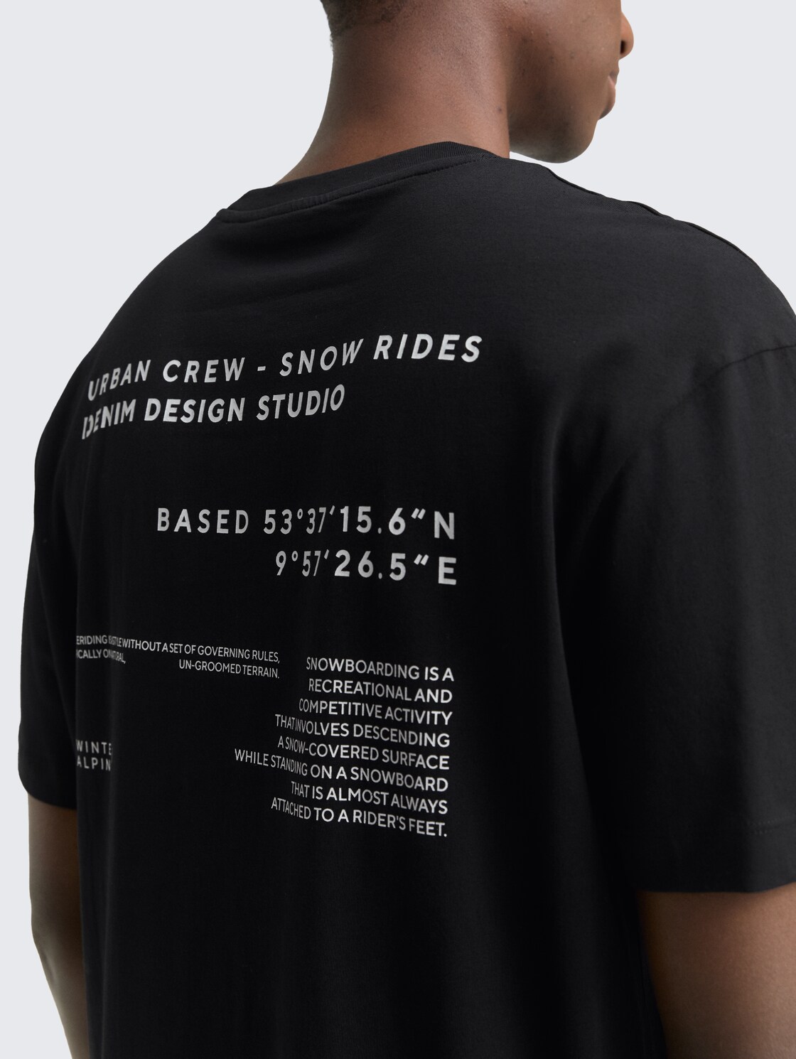 Relaxed Fit T-Shirt mit Print - Black - Detail-Model-Ansicht