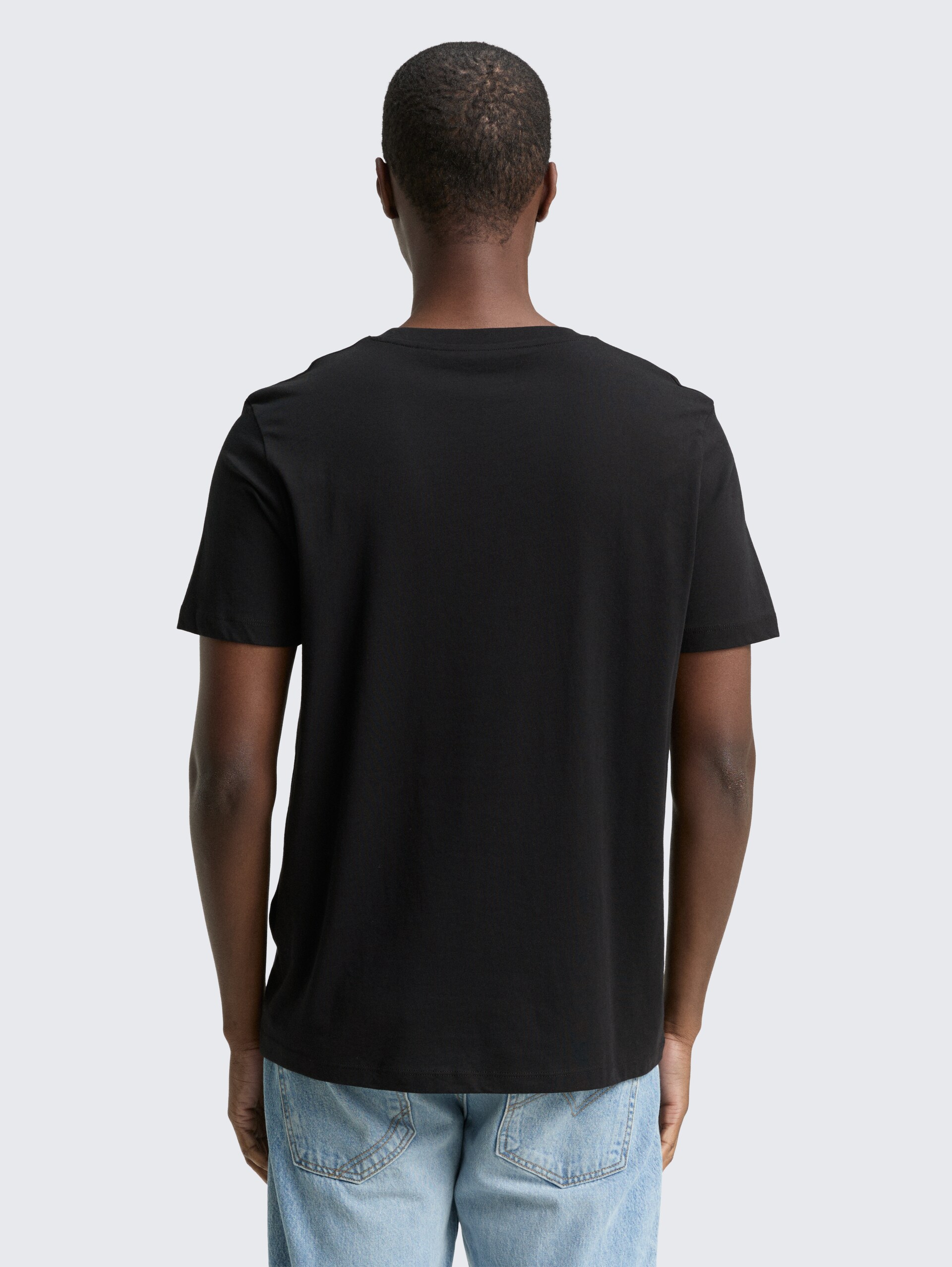 T-Shirt mit Foto-Print - Black - Auschnitt Model-Rückansicht