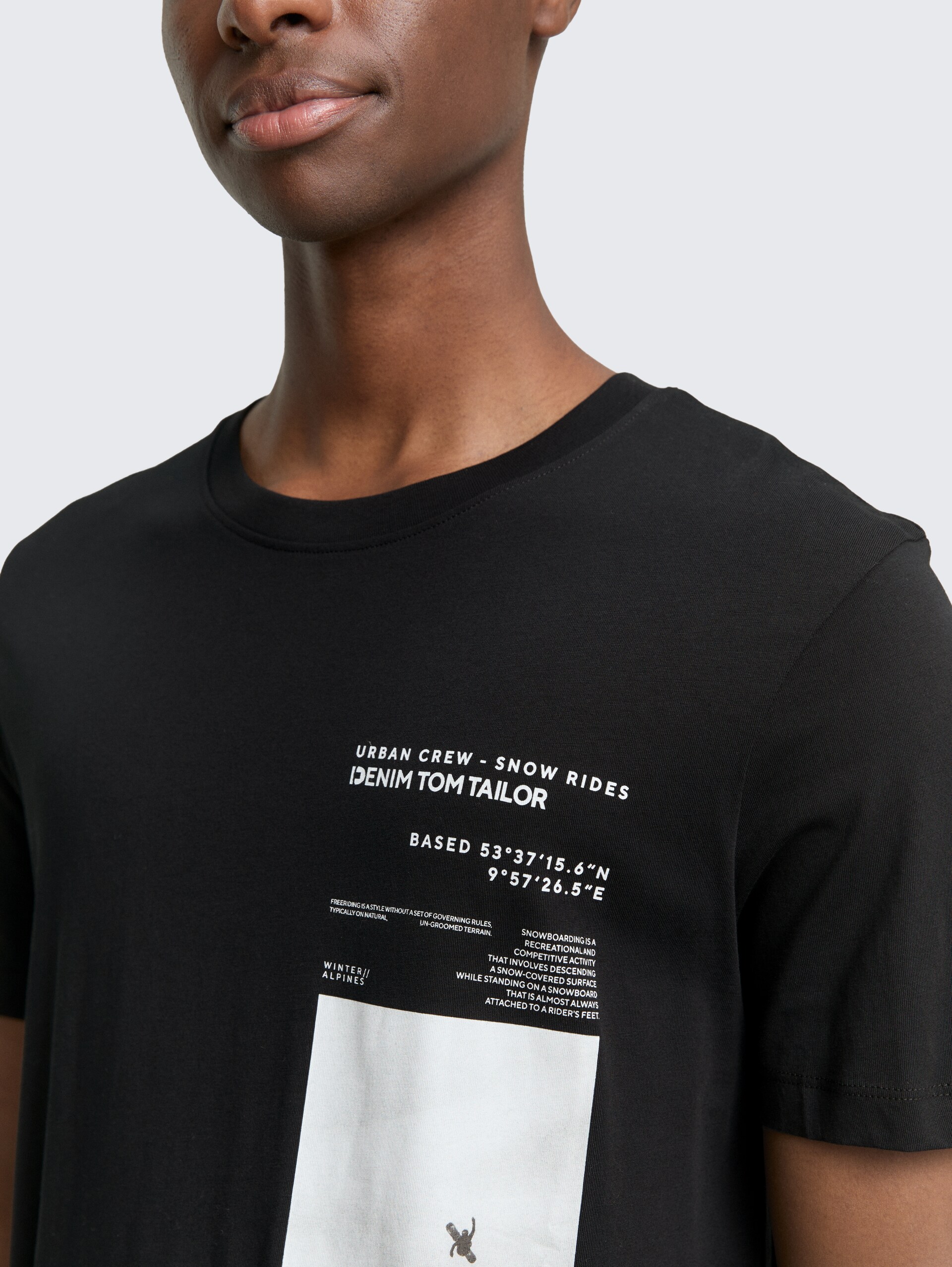 T-Shirt mit Foto-Print - Black - Detail-Model-Ansicht