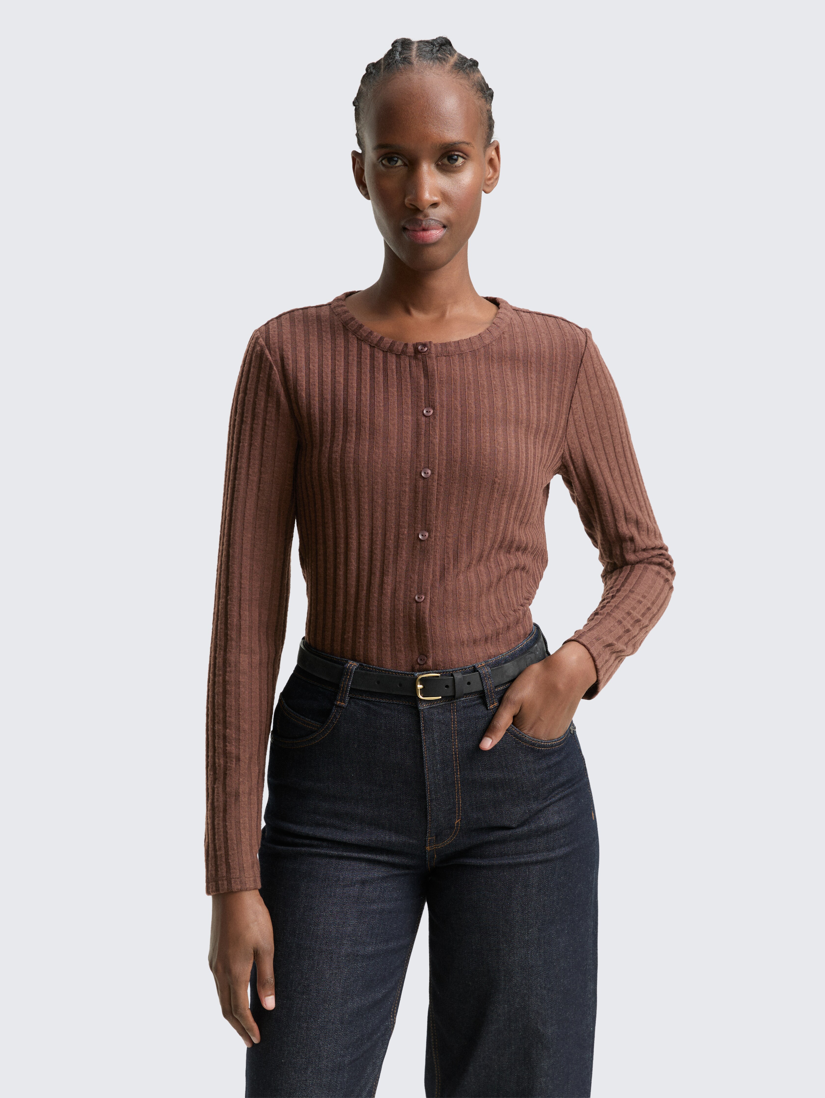 Slim Fit Langarmshirt mit Deko-Knopfleiste von Denim Female, soft chocolate brown