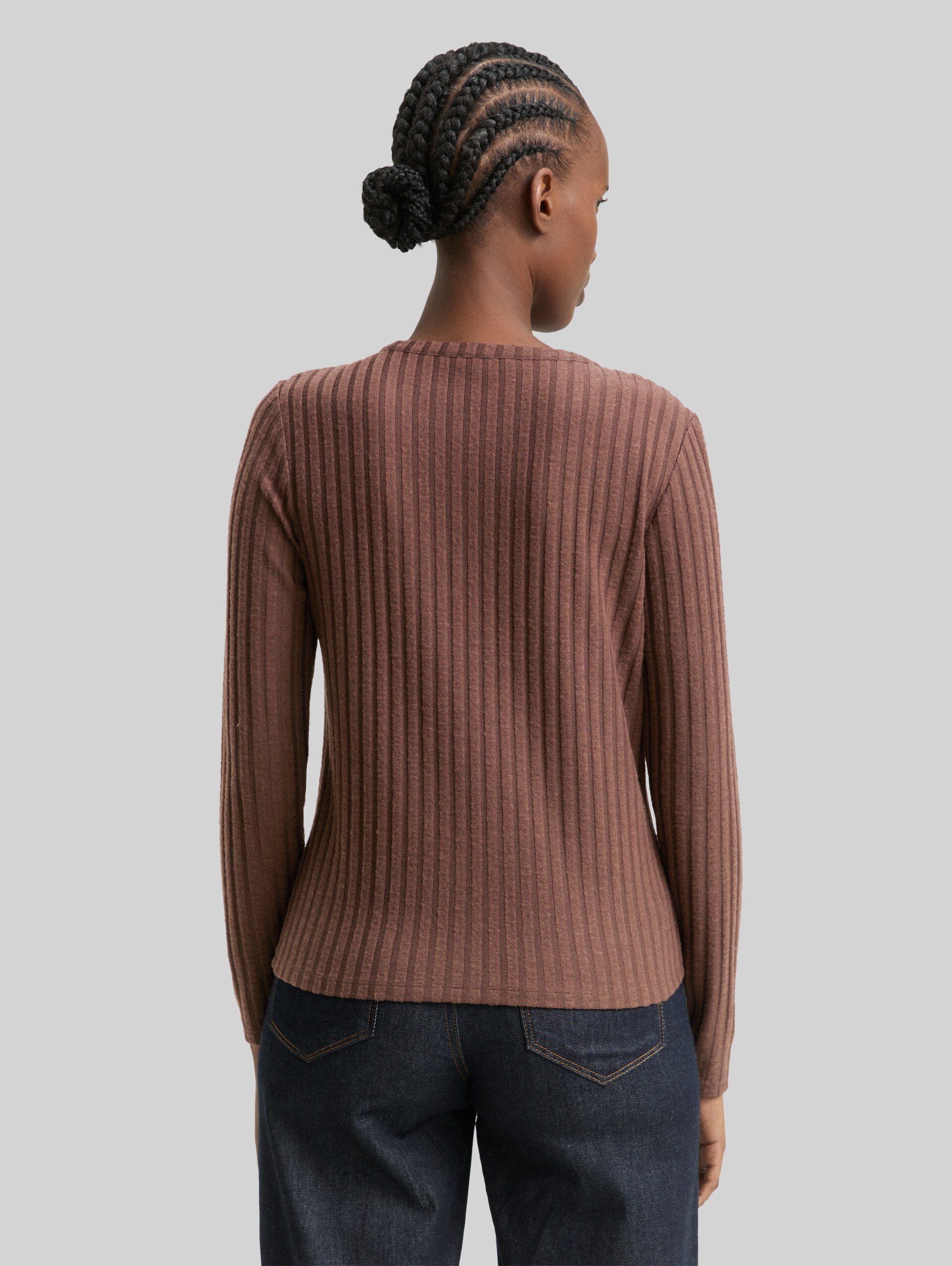 Slim fit long-sleeved shirt with decorative button placket - soft chocolate brown - Neckline model-back view