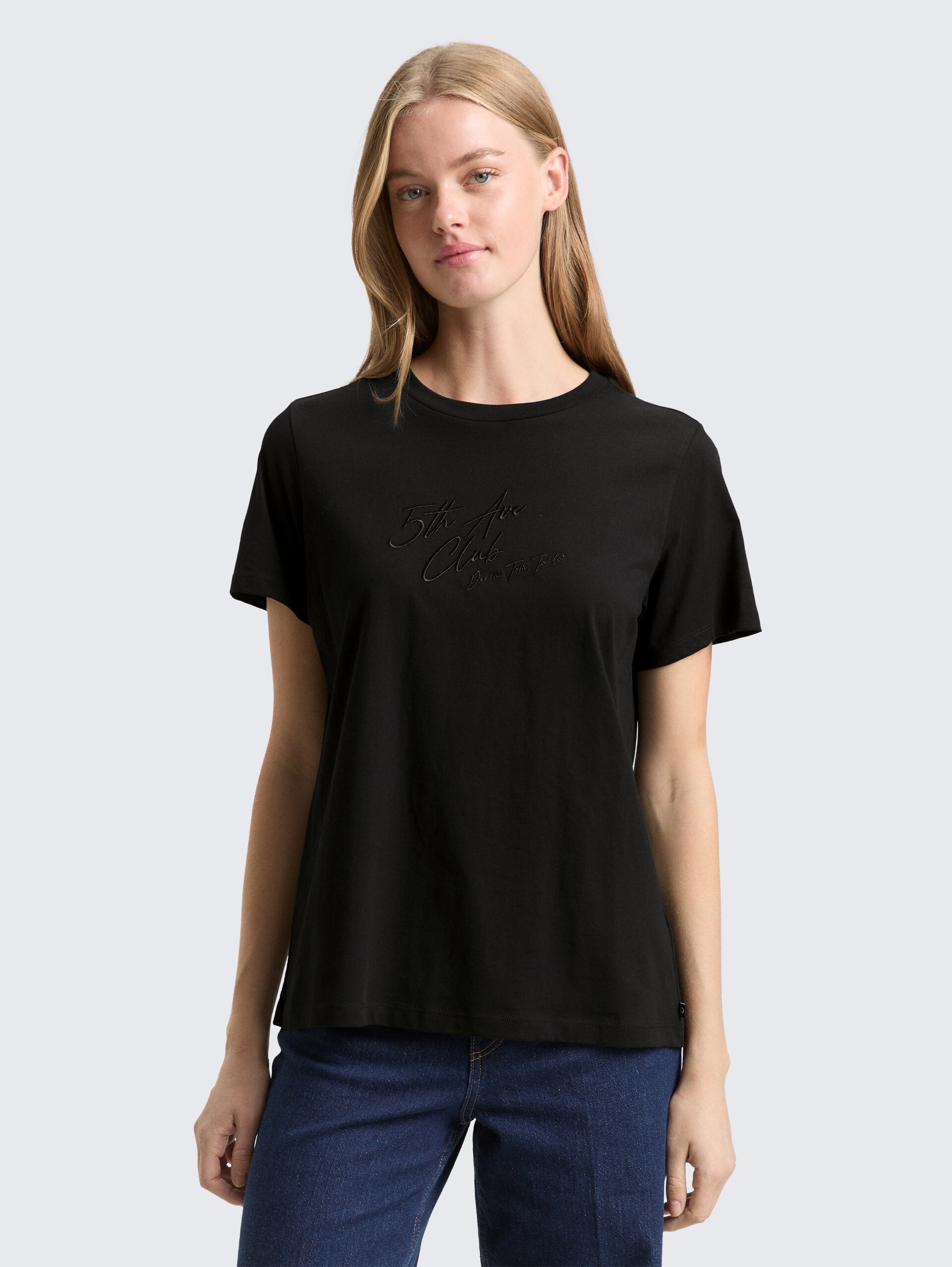 Loose Fit T-Shirt mit Glitzer-Stickerei - deep black - Ausschnitt Model-Vorderansicht