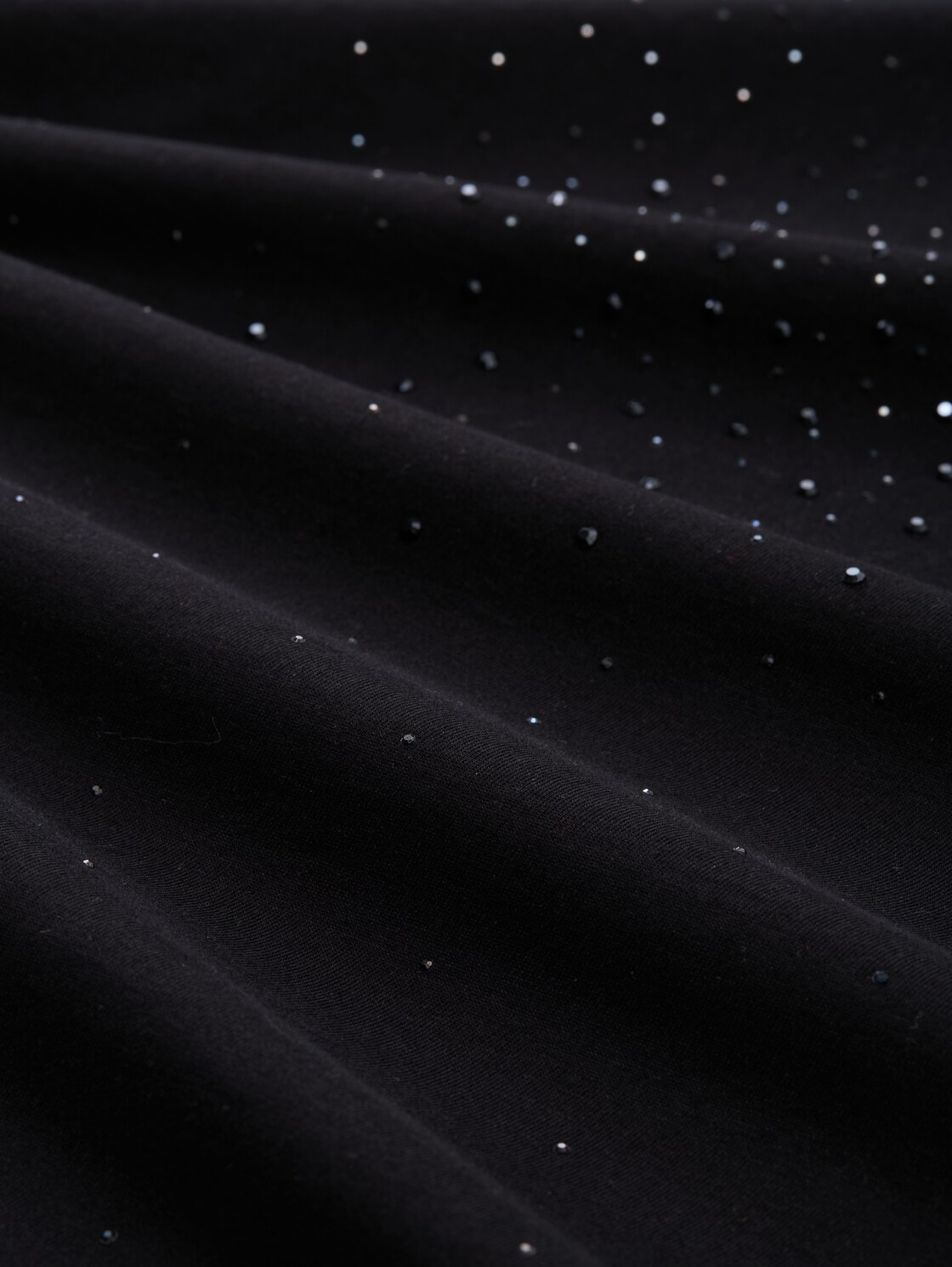 Oversize T-Shirt mit Strasssteinen - deep black - Material-Ansicht