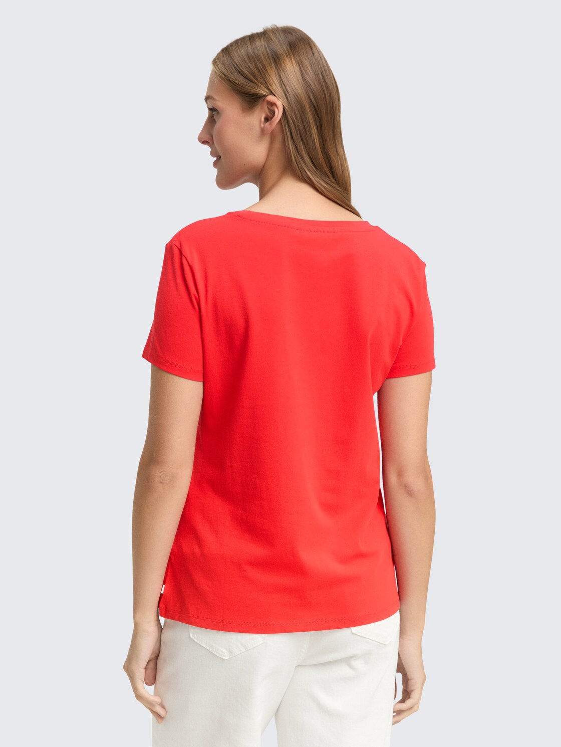 T-Shirt mit Print - brilliant red - Auschnitt Model-Rückansicht
