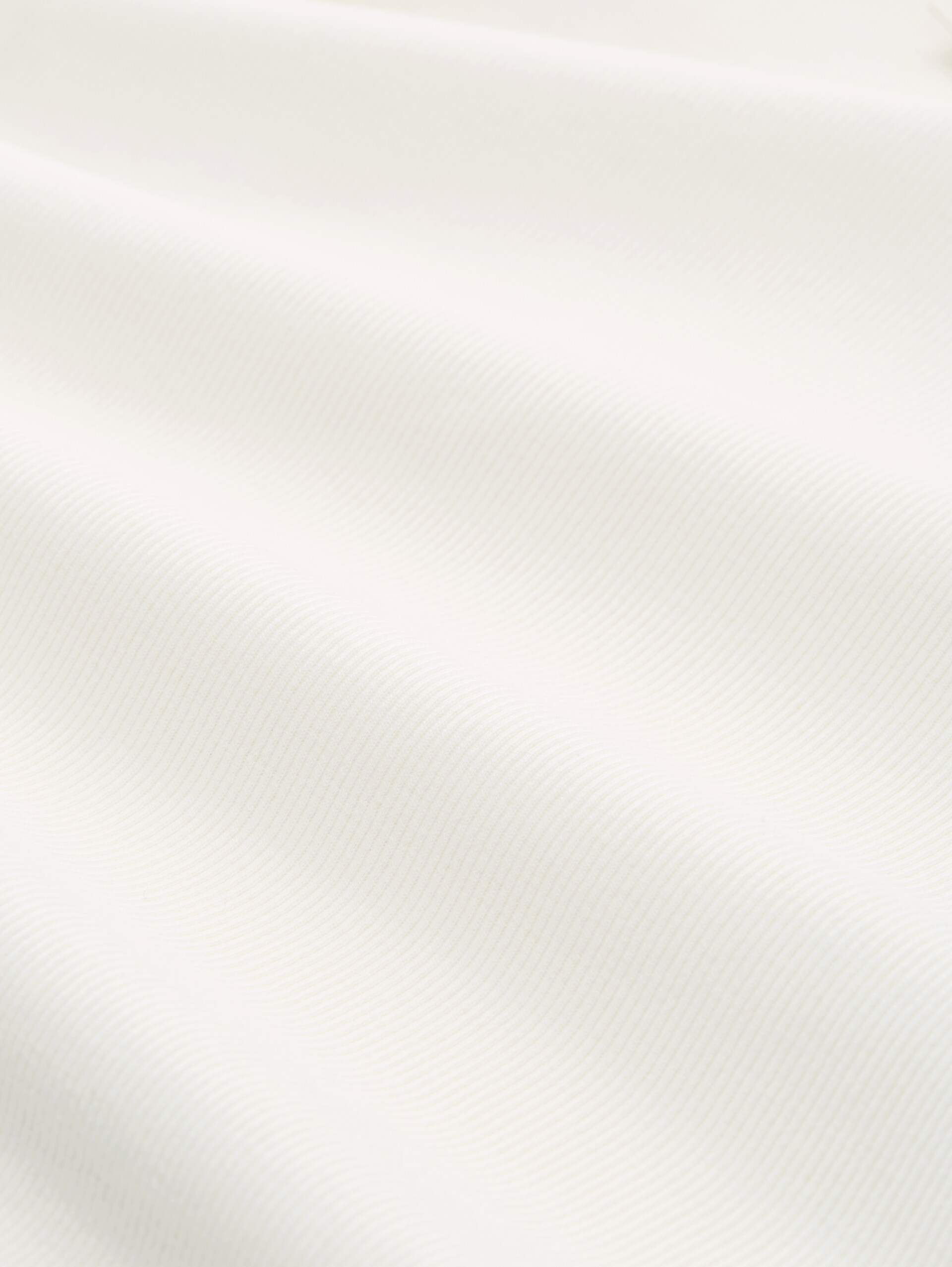 Slim Fit Langarmshirt mit Rippstruktur - off white - Material-Ansicht