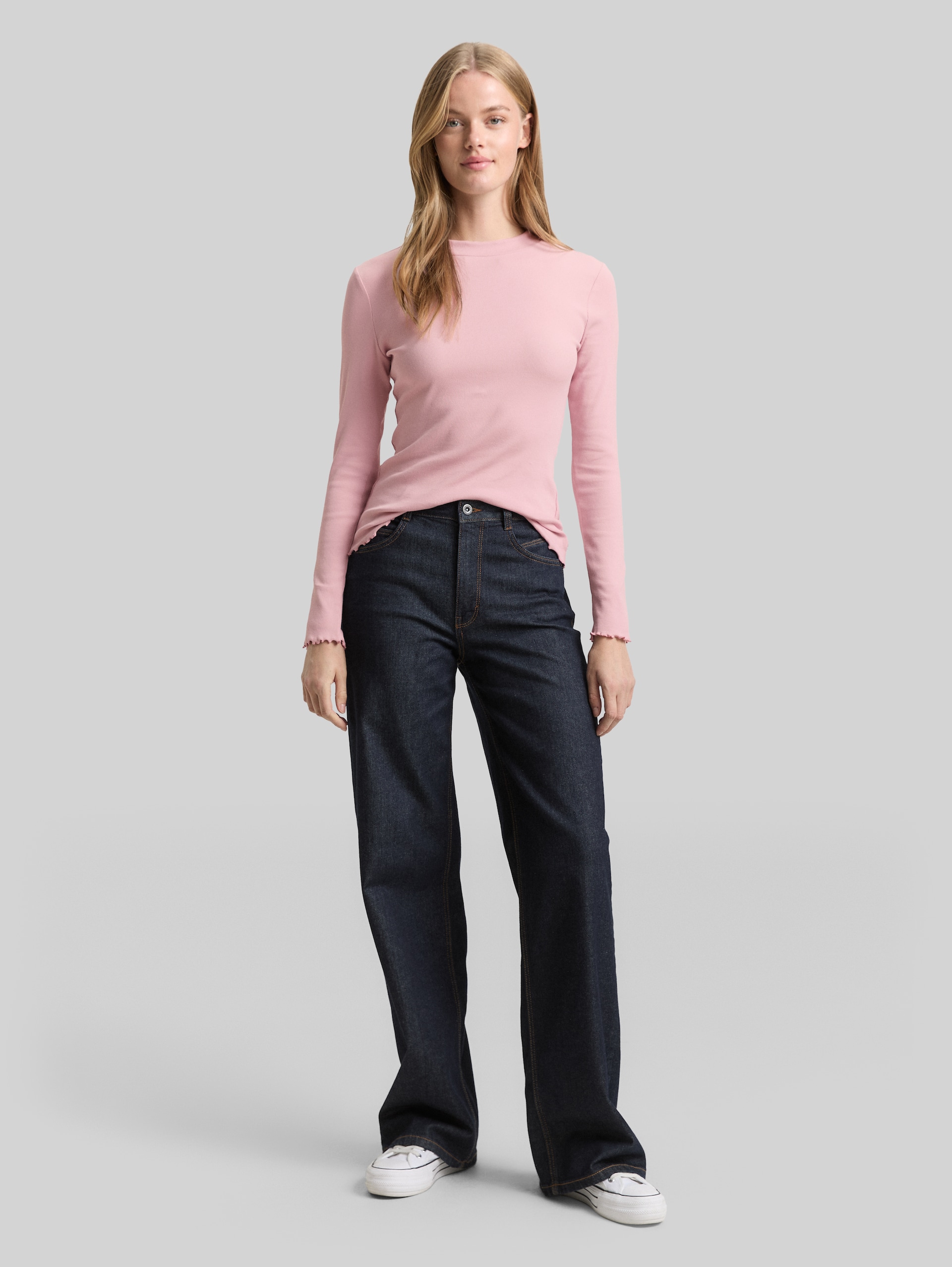 Slim Fit Langarmshirt mit Rippstruktur - soft mauve rose - Model-Vorderansicht