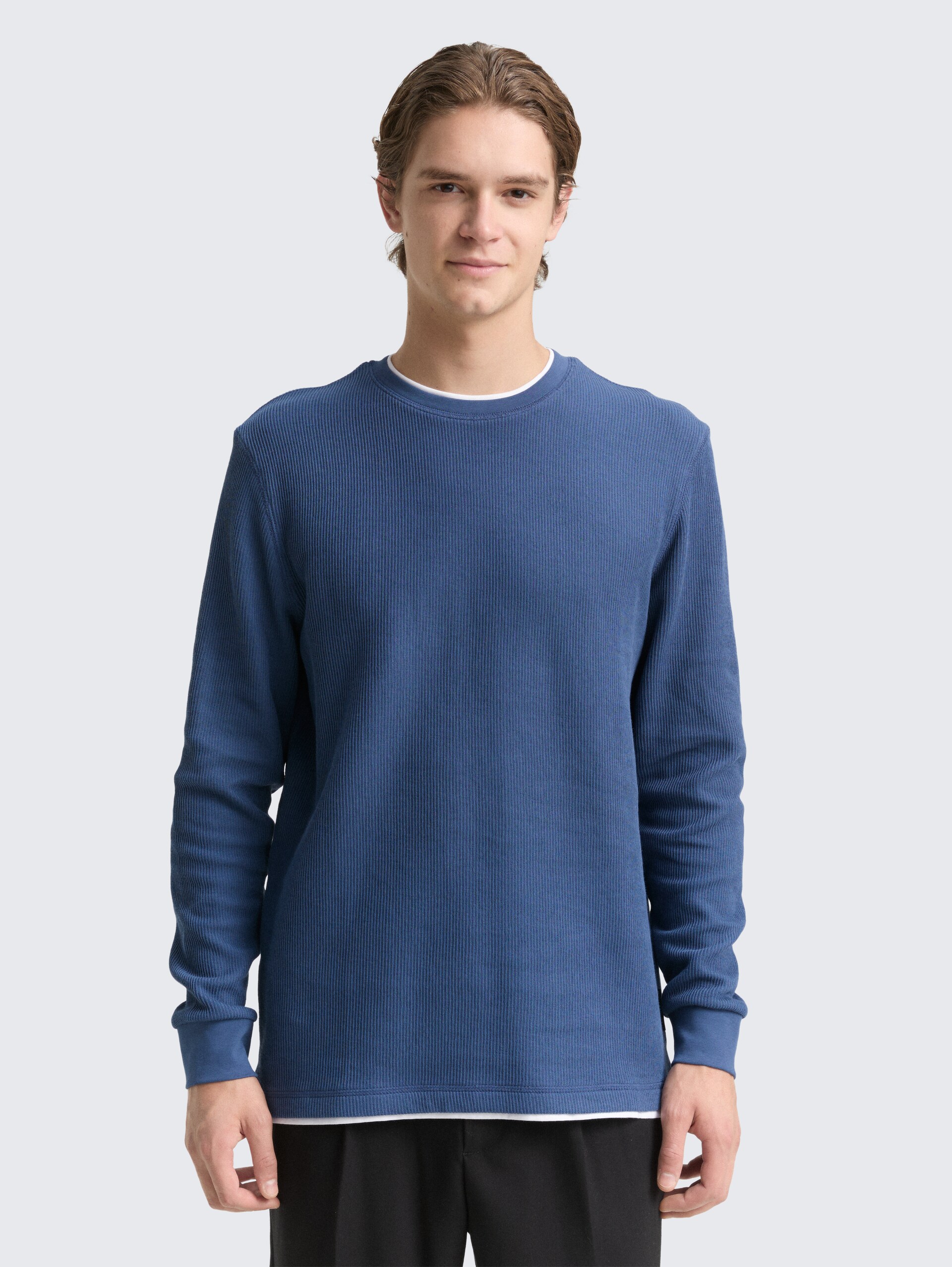 Shirt met lange mouwen in een 2-in-1-look - Ocean Night Blue - Nek model vooraanzicht
