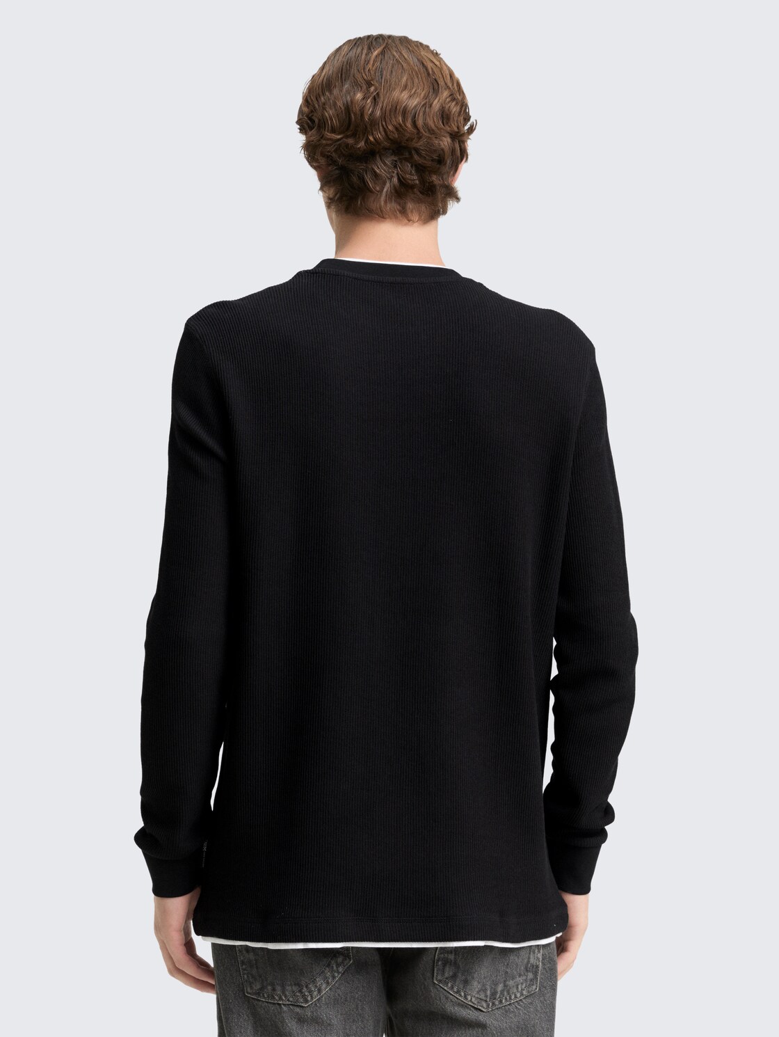 Langarmshirt im 2-in-1-Look - Black - Auschnitt Model-Rückansicht