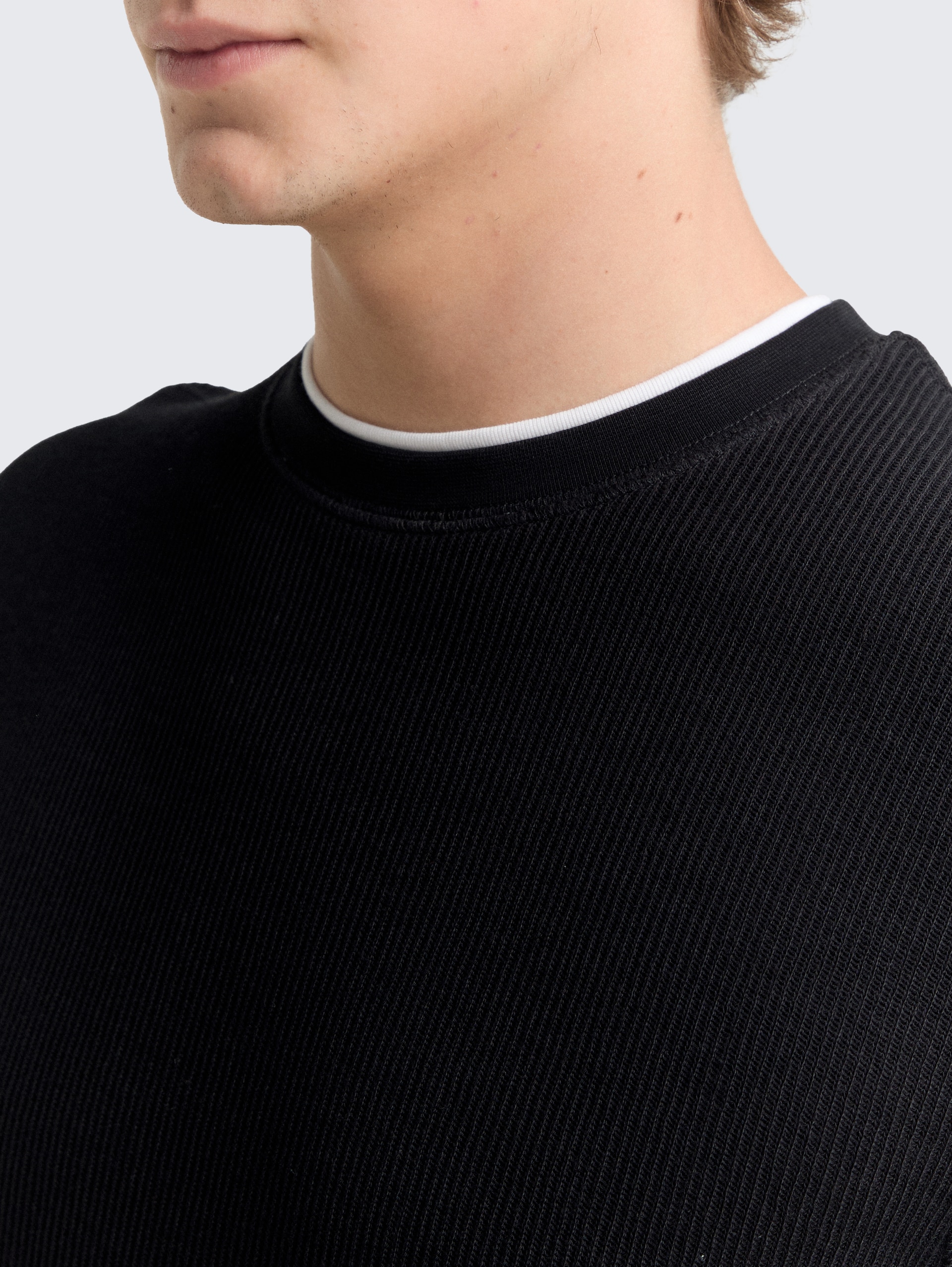 Shirt met lange mouwen in een 2-in-1-look - Black - Detailaanzicht model