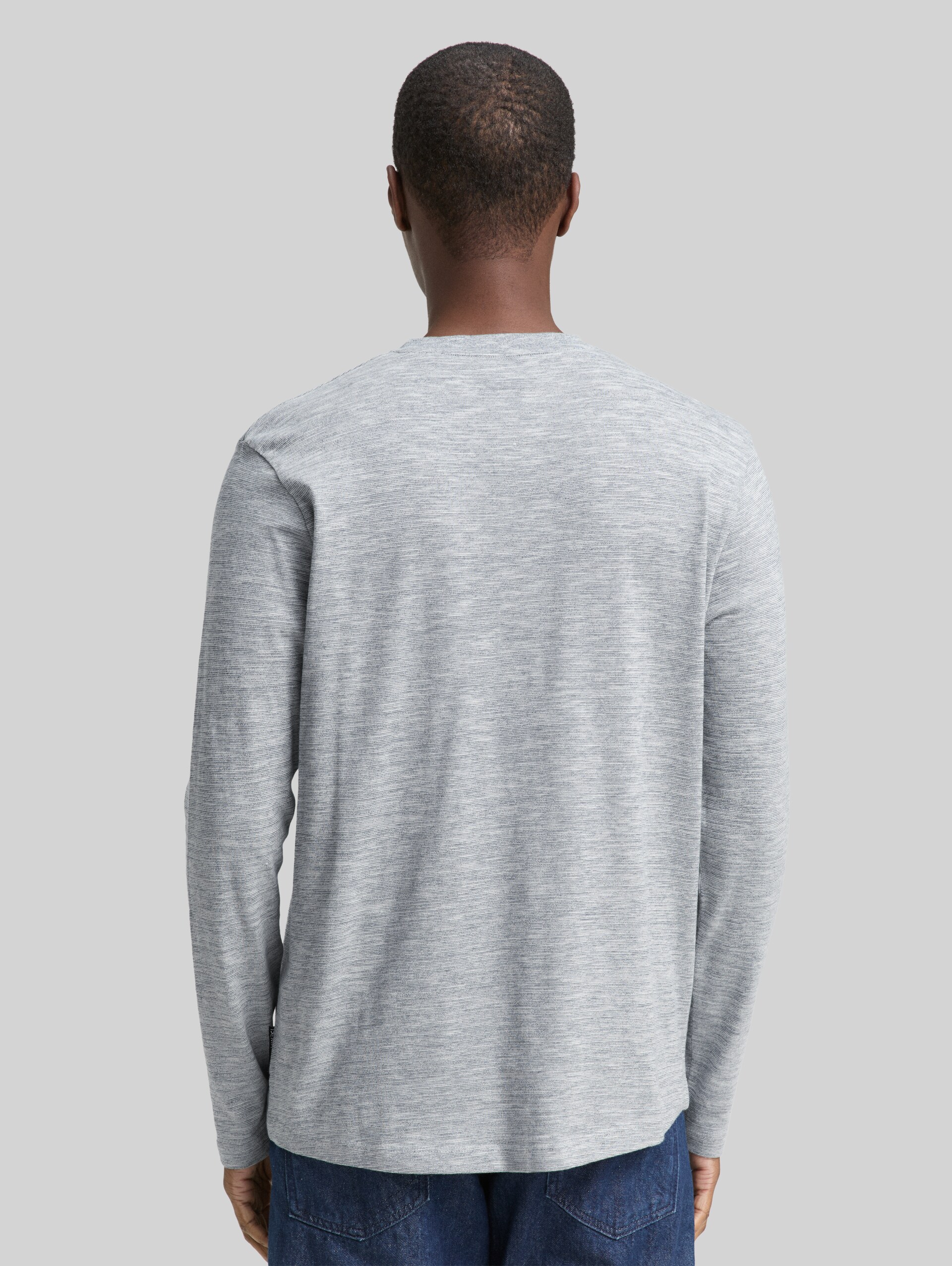 Henley long-sleeved shirt in a melange look - Ocean Night Blue - Neckline model-back view