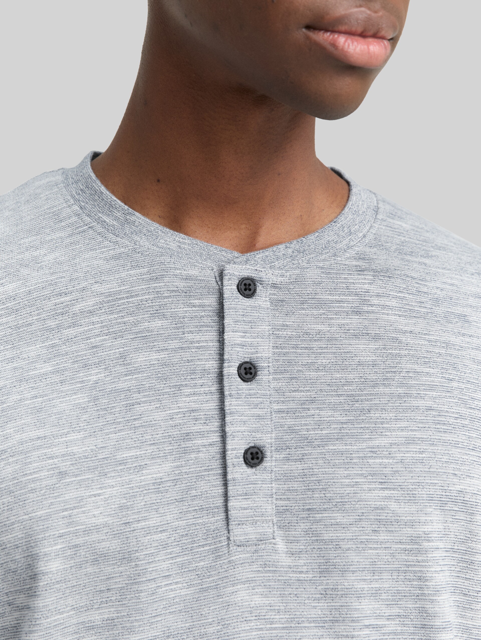 Henley long-sleeved shirt in a melange look - Ocean Night Blue - Detail model view