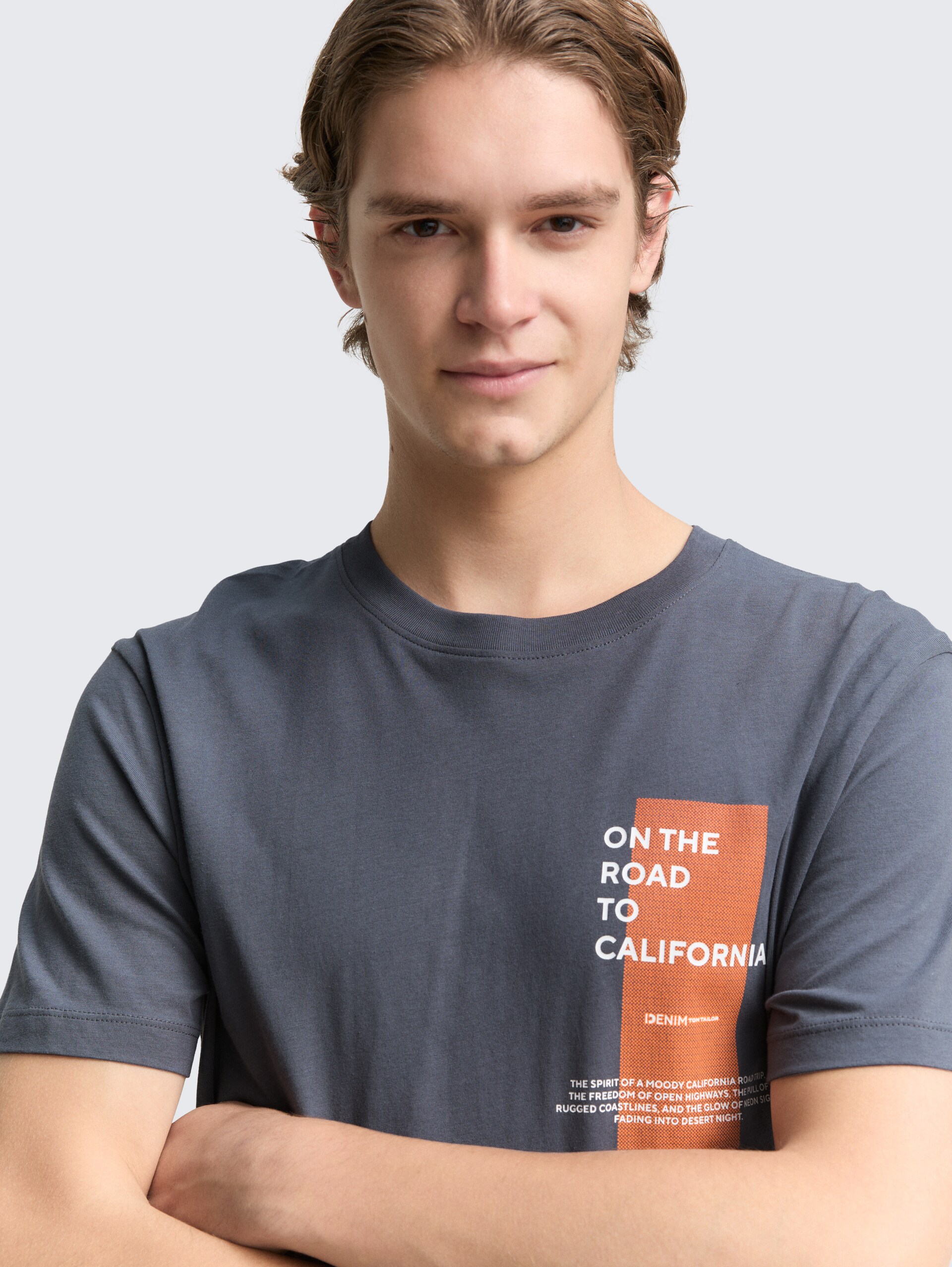 T-Shirt mit Print - urban medium grey - Detail-Model-Ansicht