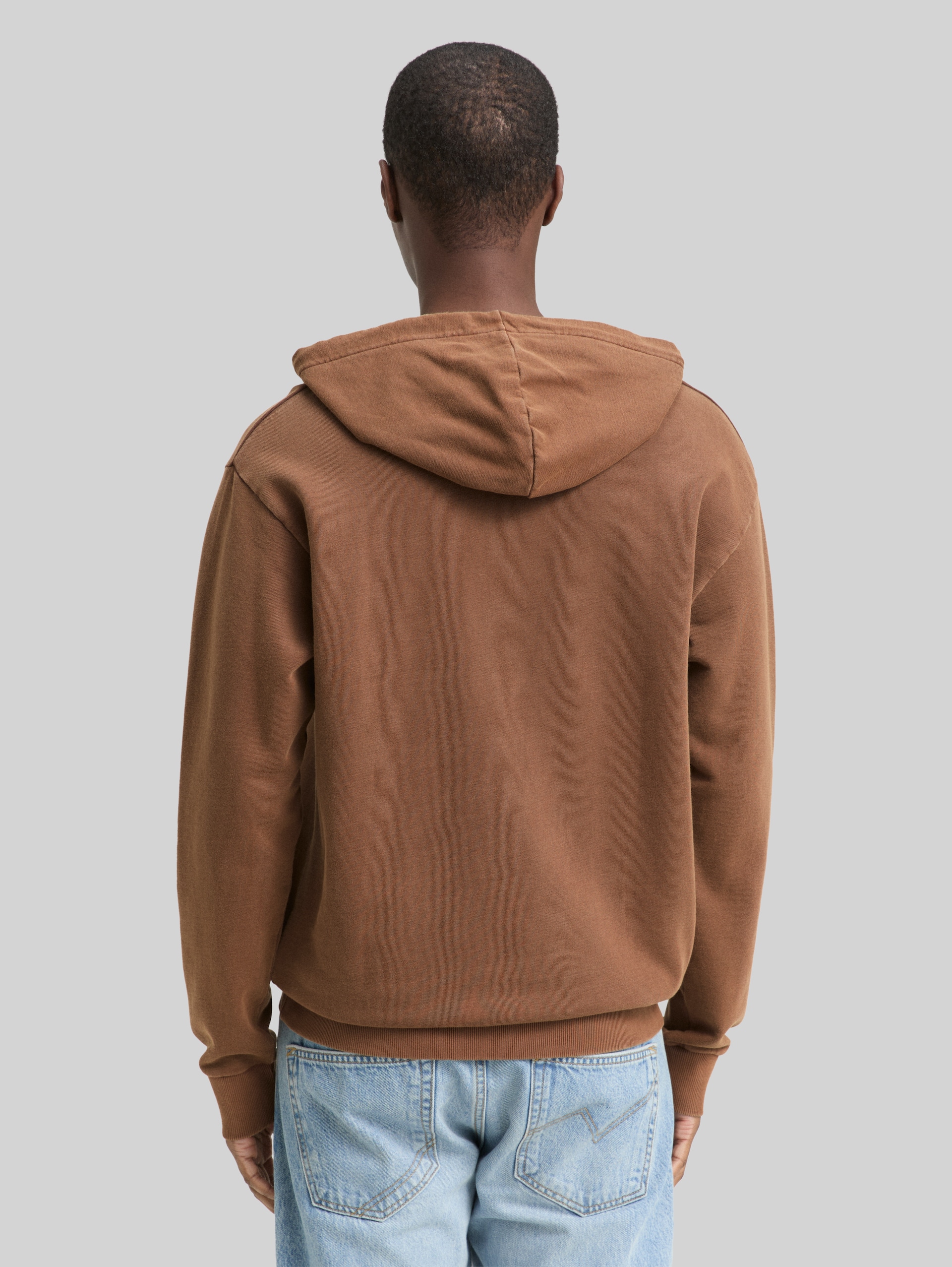 Overdyed hoodie sweatshirt - Golden Clay - Neckline model-back view