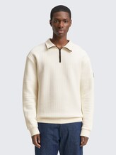 Troyer Sweatshirt mit Logo-Badge - Wool White - Ausschnitt Model-Vorderansicht