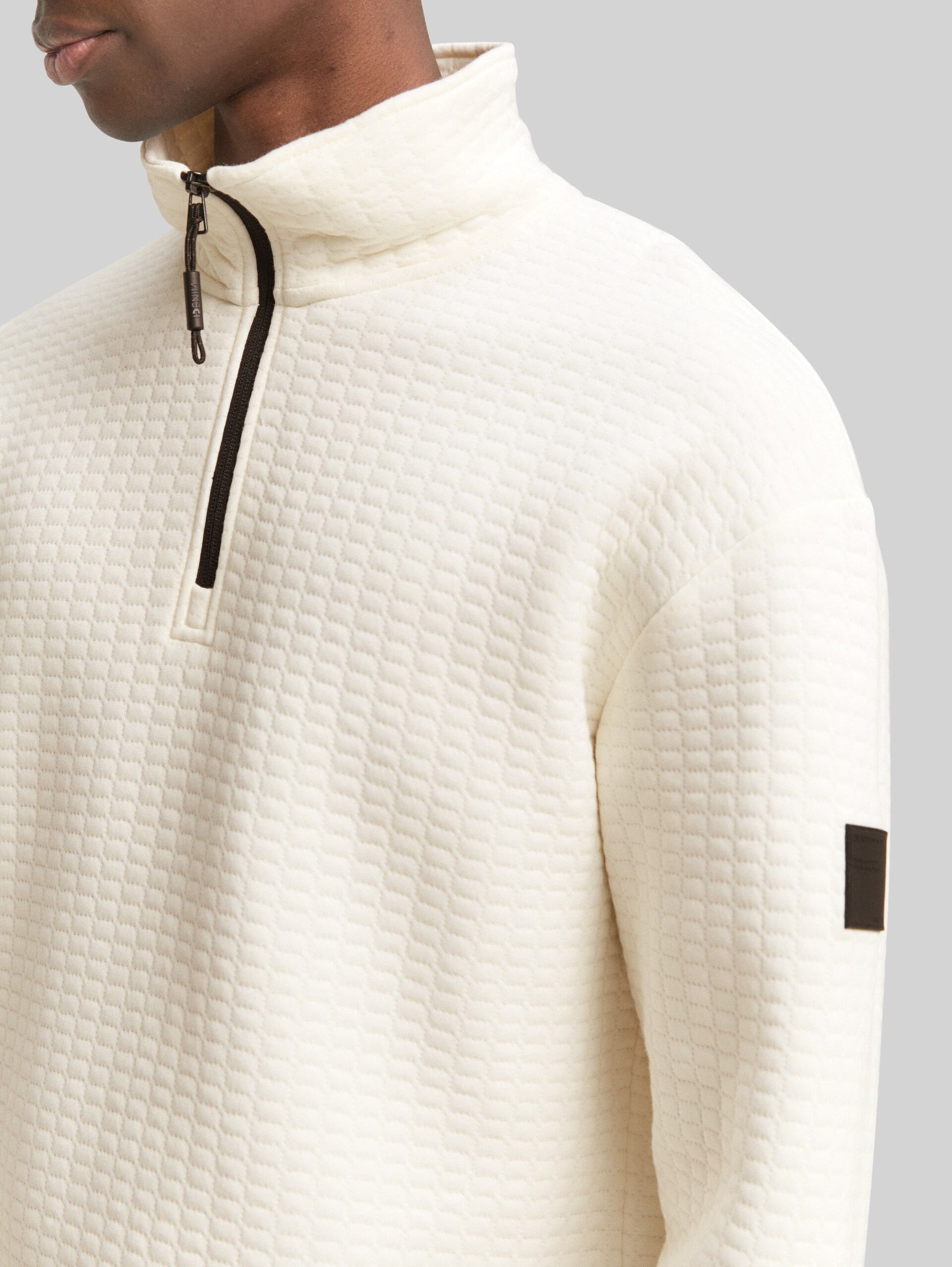 Troyer sweatshirt with logo badge - Wool White - Detail model view