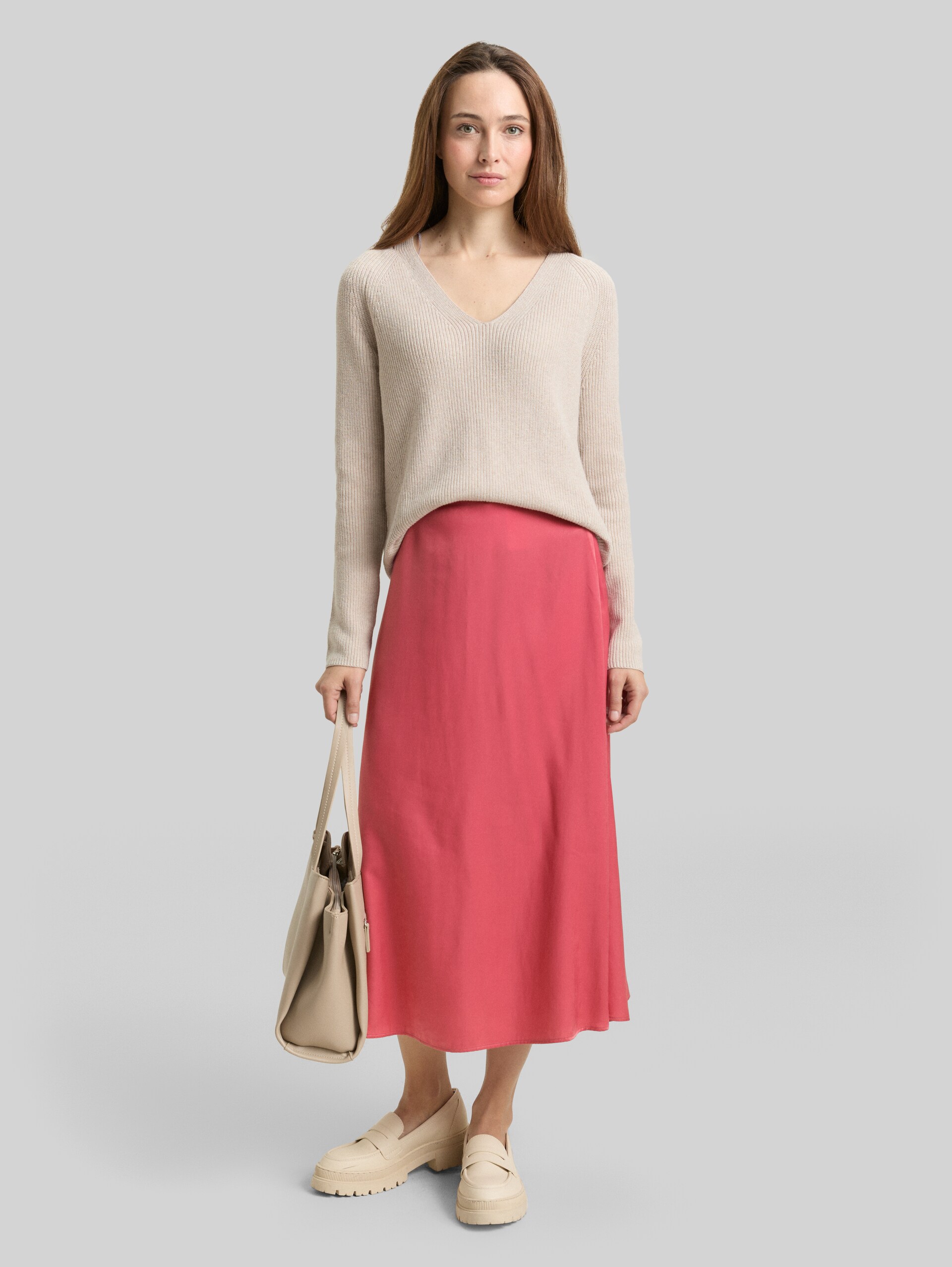 High Waist Satin Midi Skirt - cozy pink - Model front view