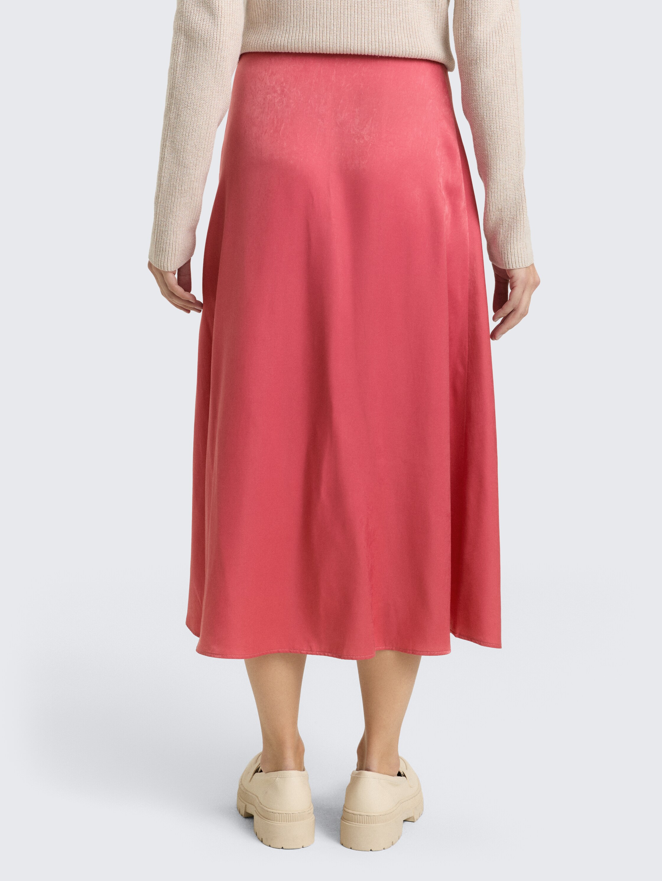 High Waist Satin Midi-Rock - cozy pink - Auschnitt Model-Rückansicht