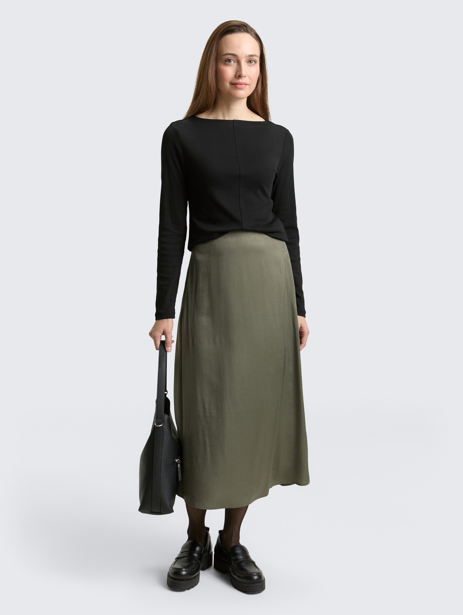 High Waist Satin Midi-Rock - cloudy green - Model-Vorderansicht