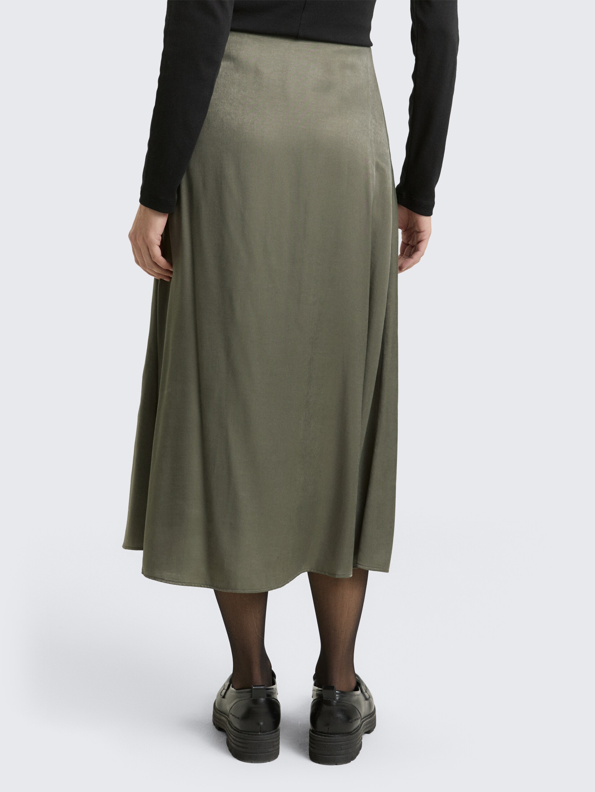 High Waist Satin Midi-Rock - cloudy green - Auschnitt Model-Rückansicht