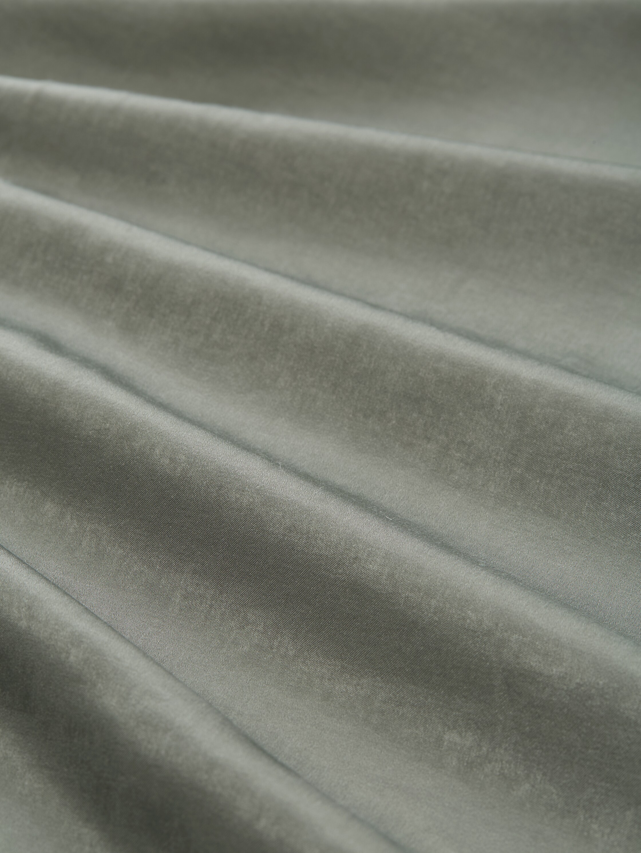 Jupe midi en satin taille haute - cloudy green - Vue de la matière