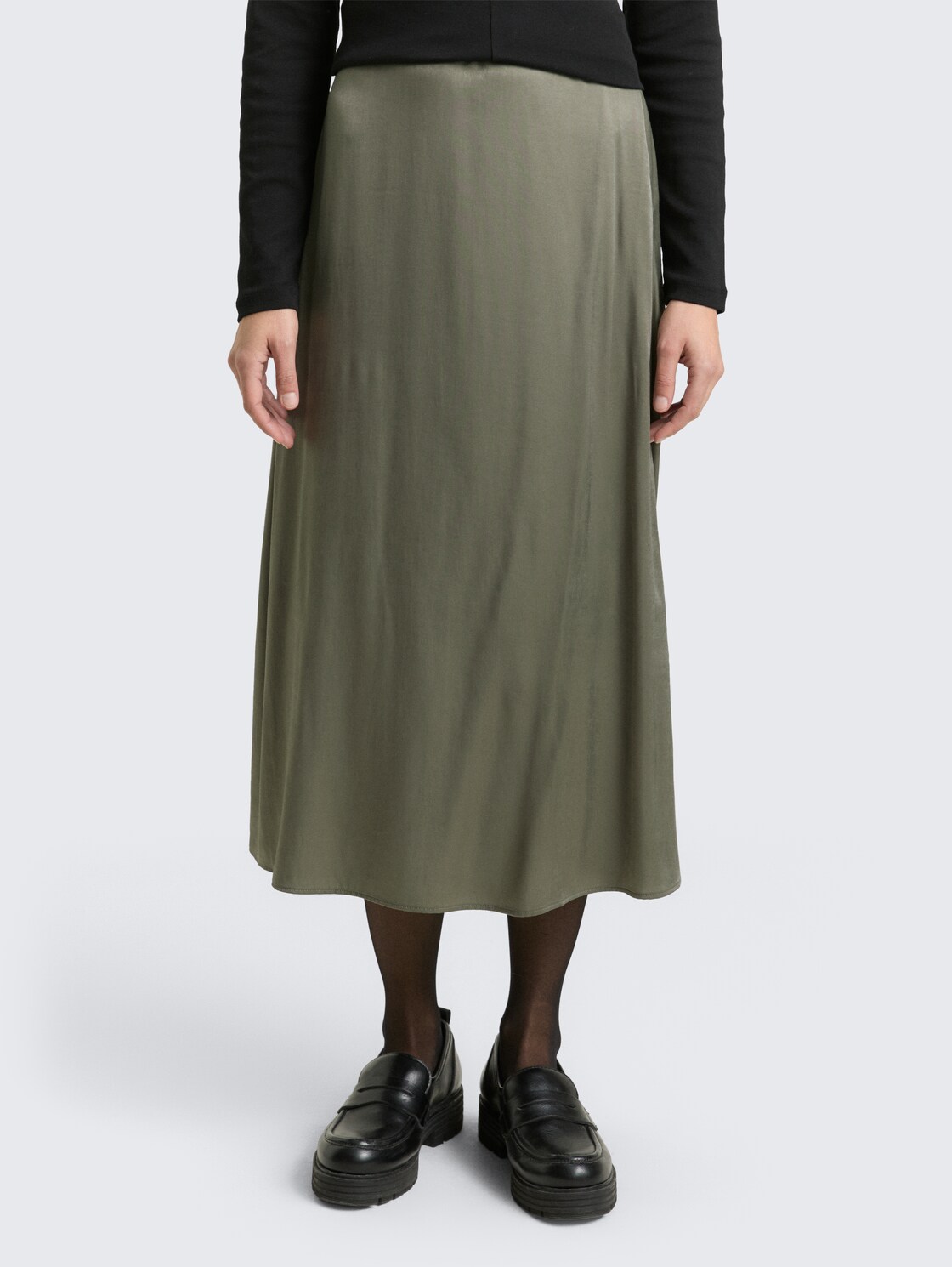 High Waist Satin Midi-Rock - cloudy green - Ausschnitt Model-Vorderansicht