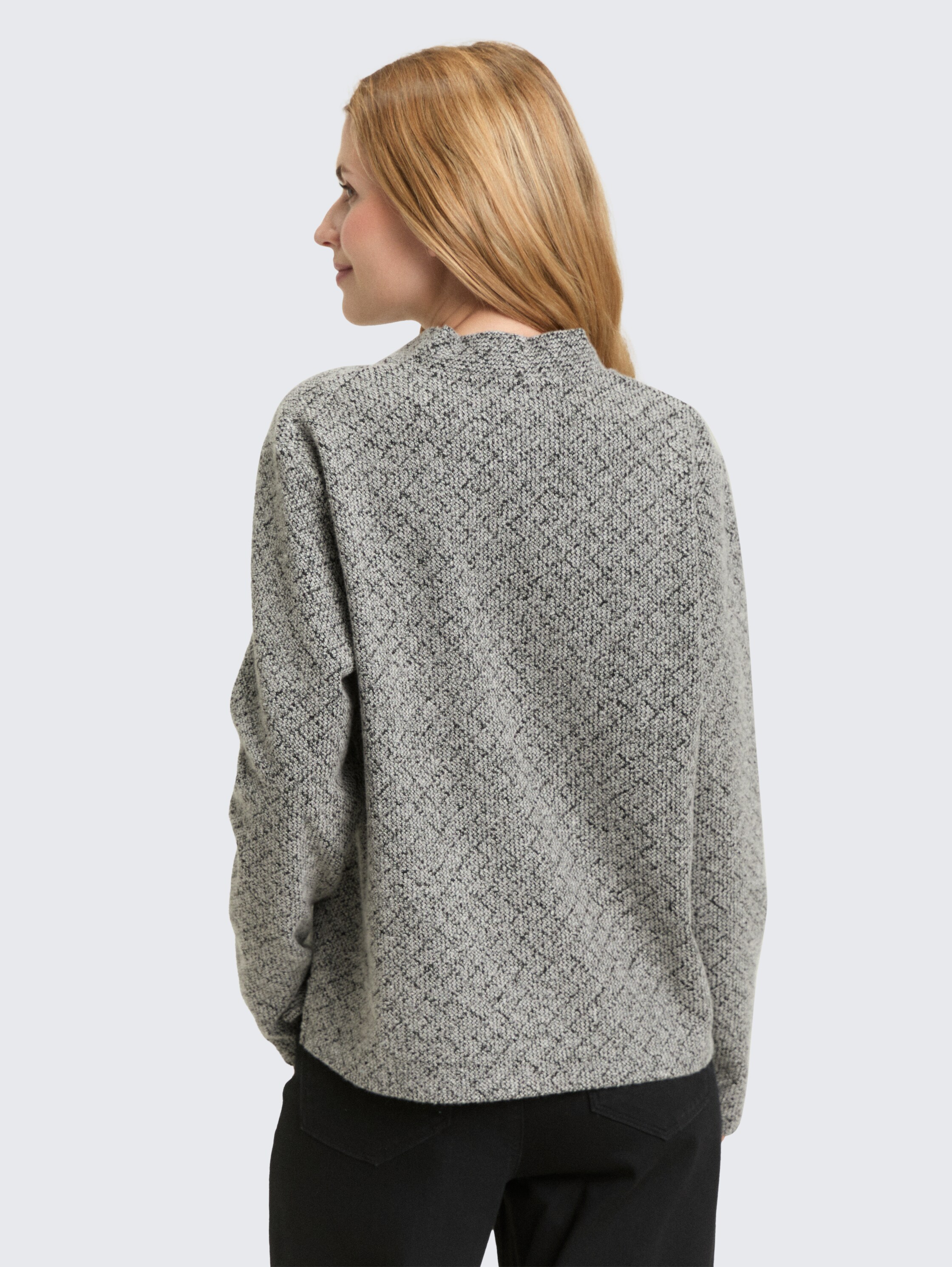 Sweatshirt with V-neck - black_white_argyle_structure - 