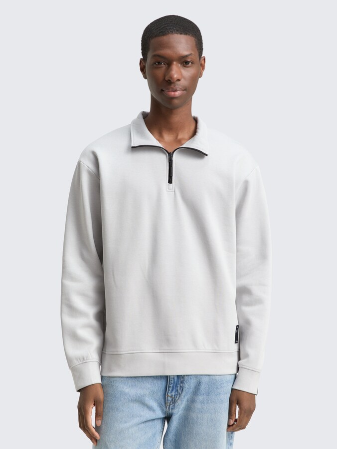 Troyer sweatshirt with logo badge by Denim Male, Chalk Grey