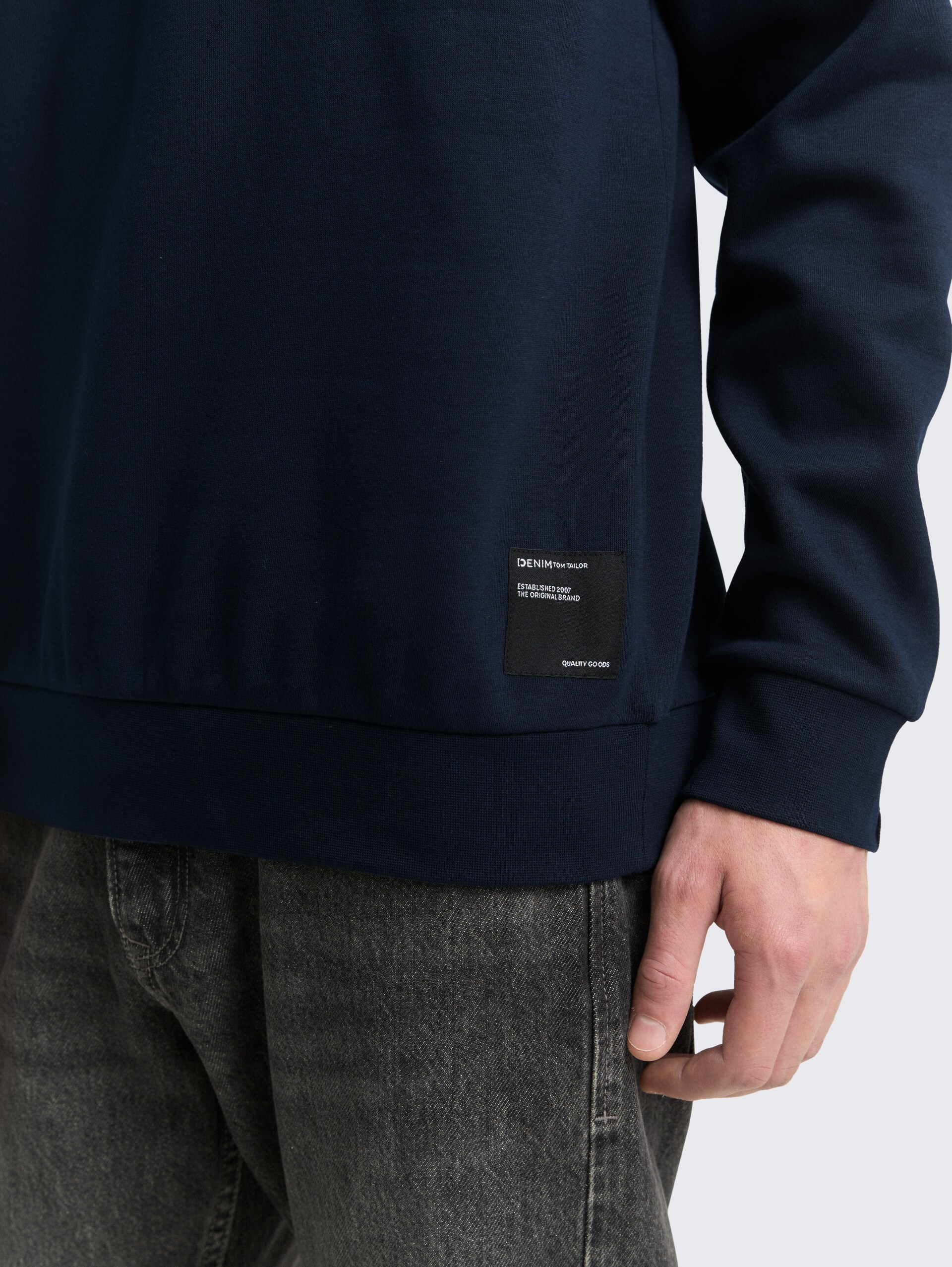 Hoodie Sweatshirt mit Logo-Badge - sky captain blue - Detail-Model-Ansicht