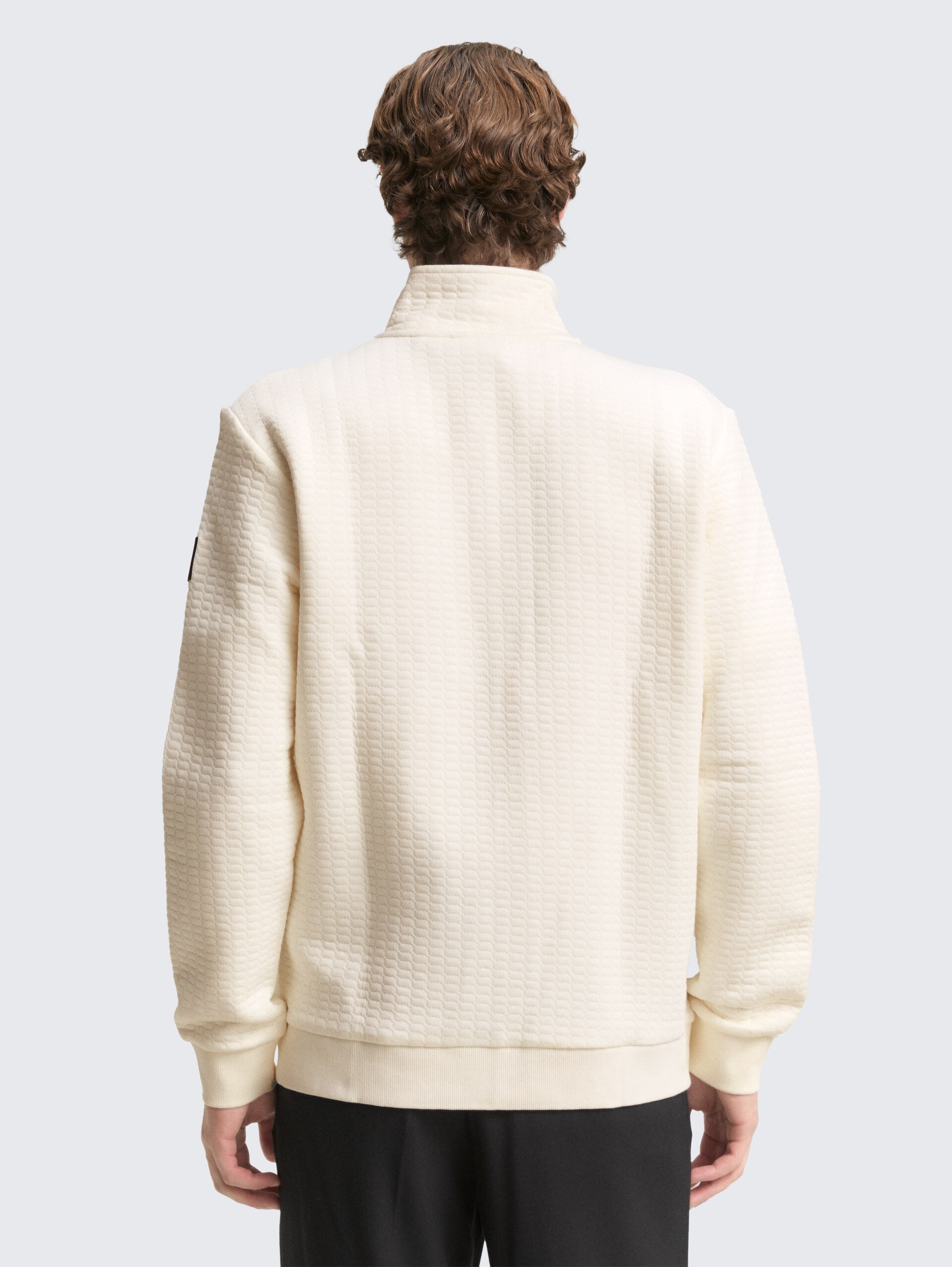 Sweatjacke mit Stehkragen - Wool White - Auschnitt Model-Rückansicht